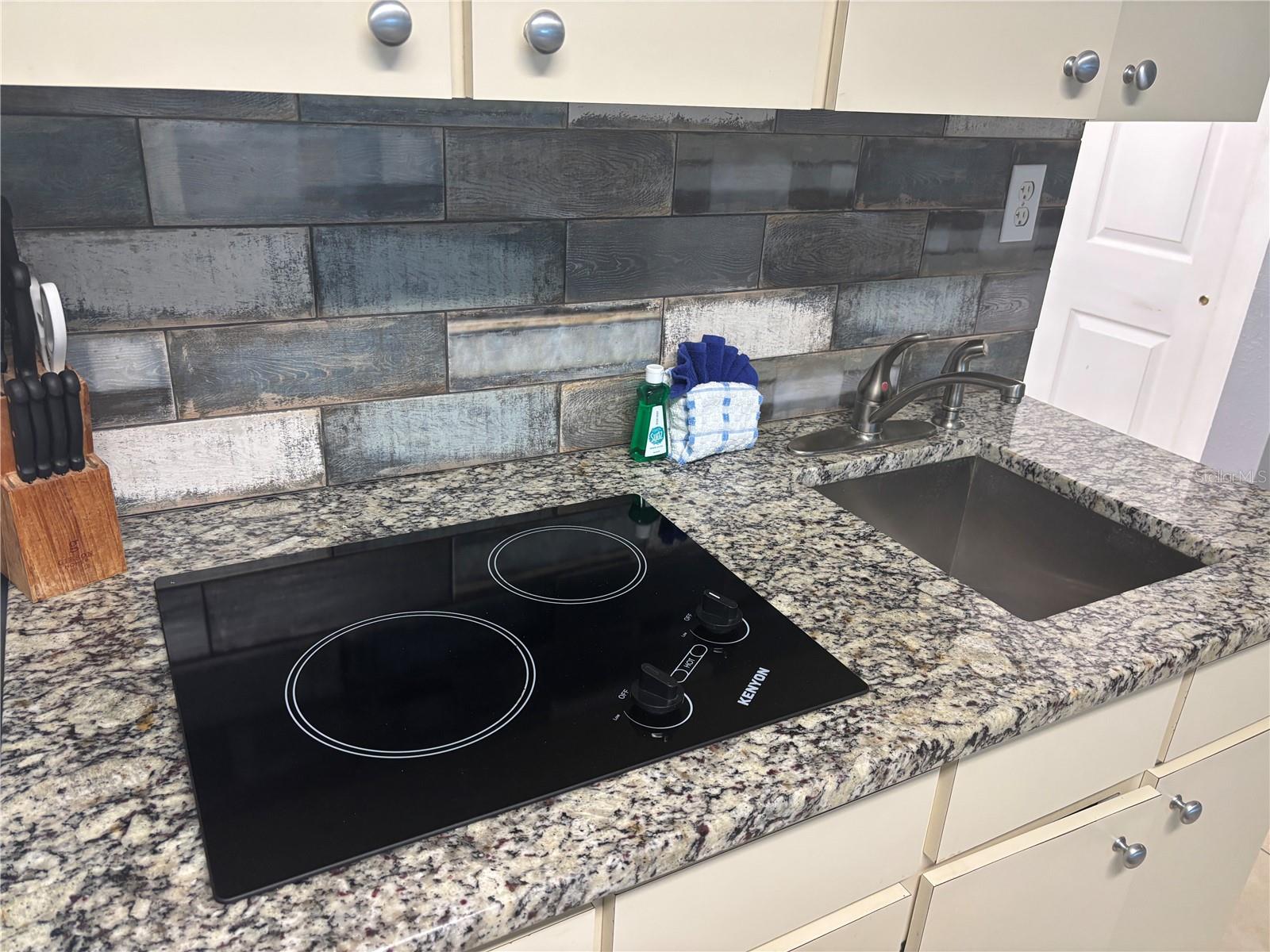 ISLAND INN CONDO - Residential