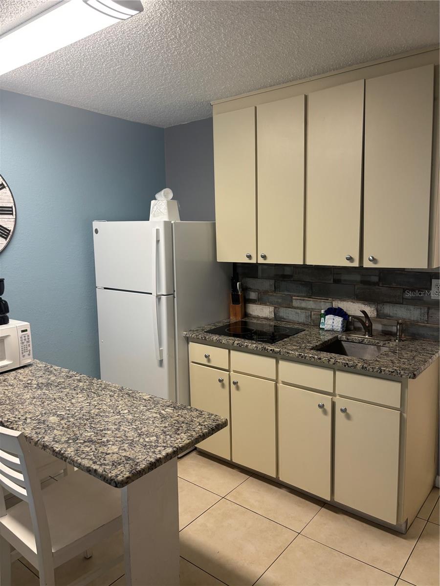 ISLAND INN CONDO - Residential
