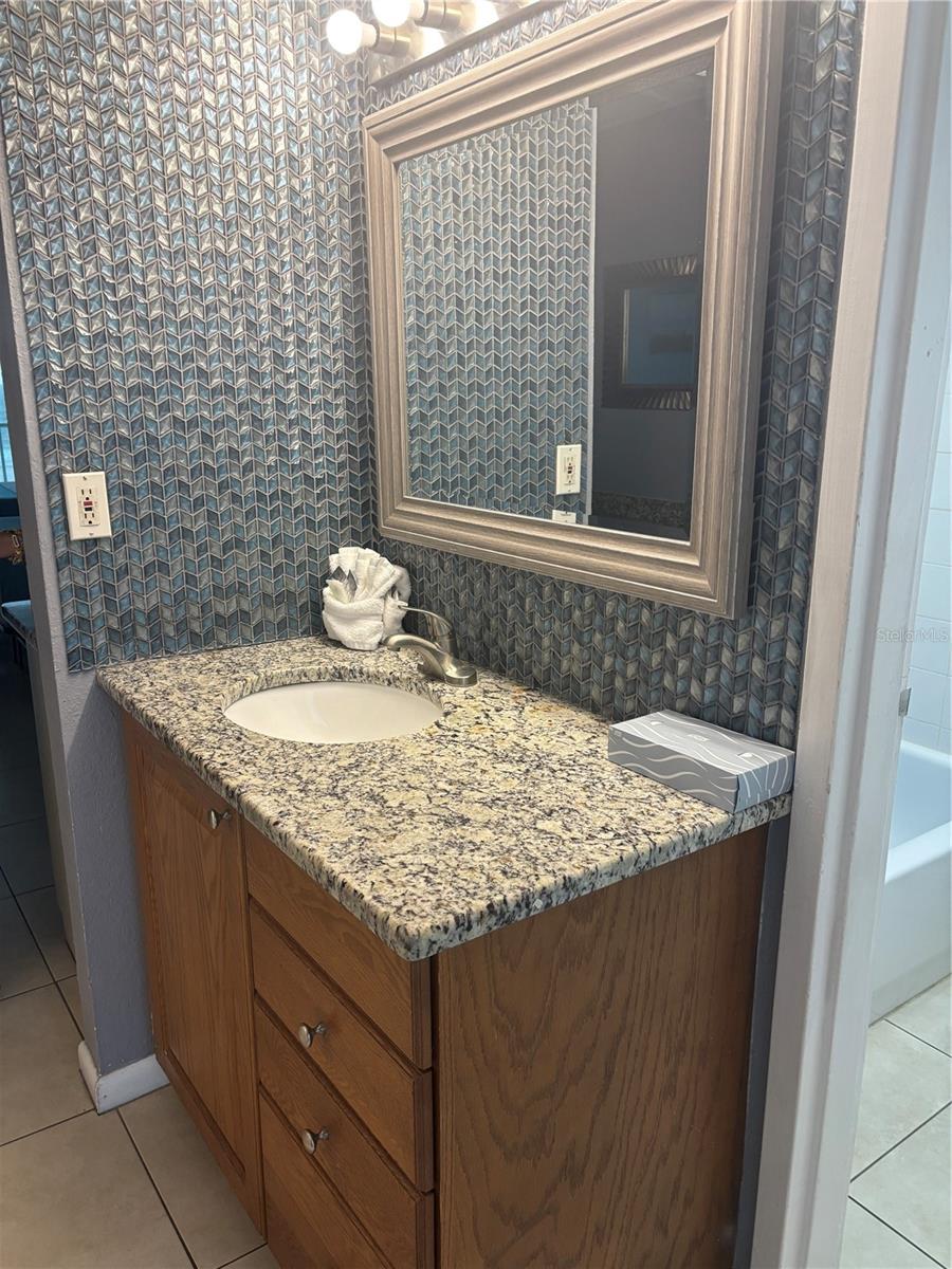 ISLAND INN CONDO - Residential