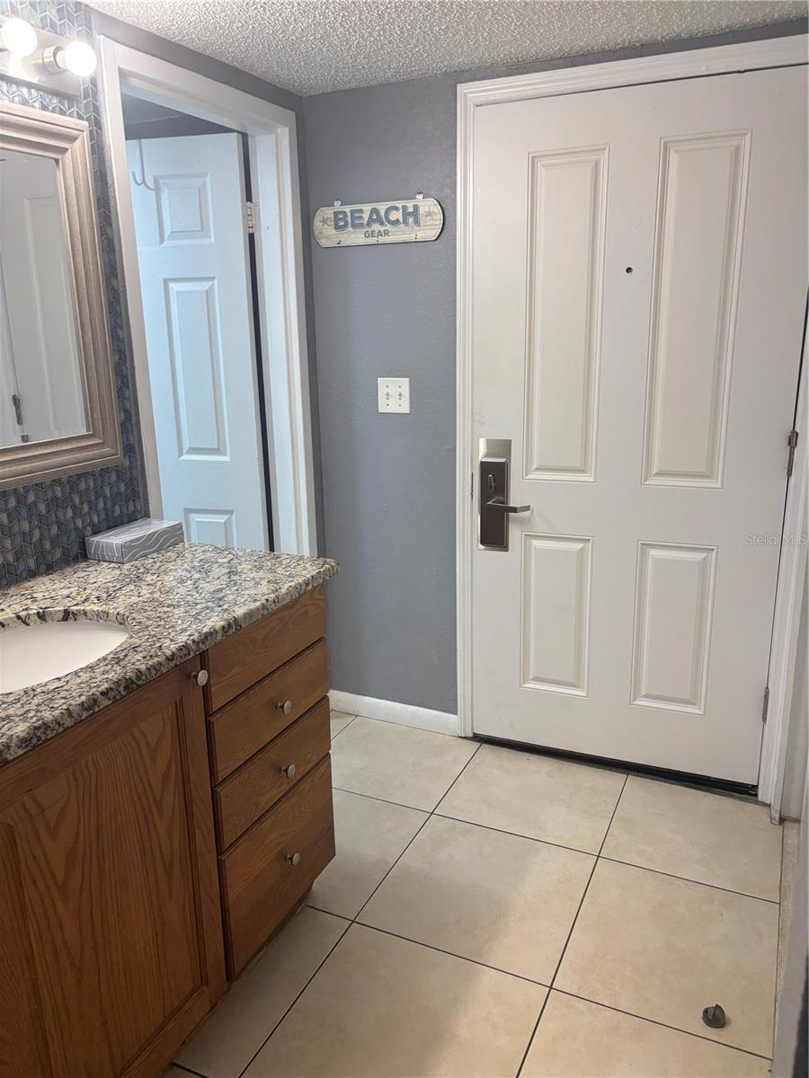ISLAND INN CONDO - Residential