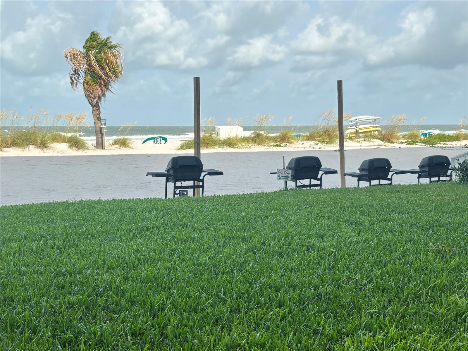 ISLAND INN CONDO - Residential