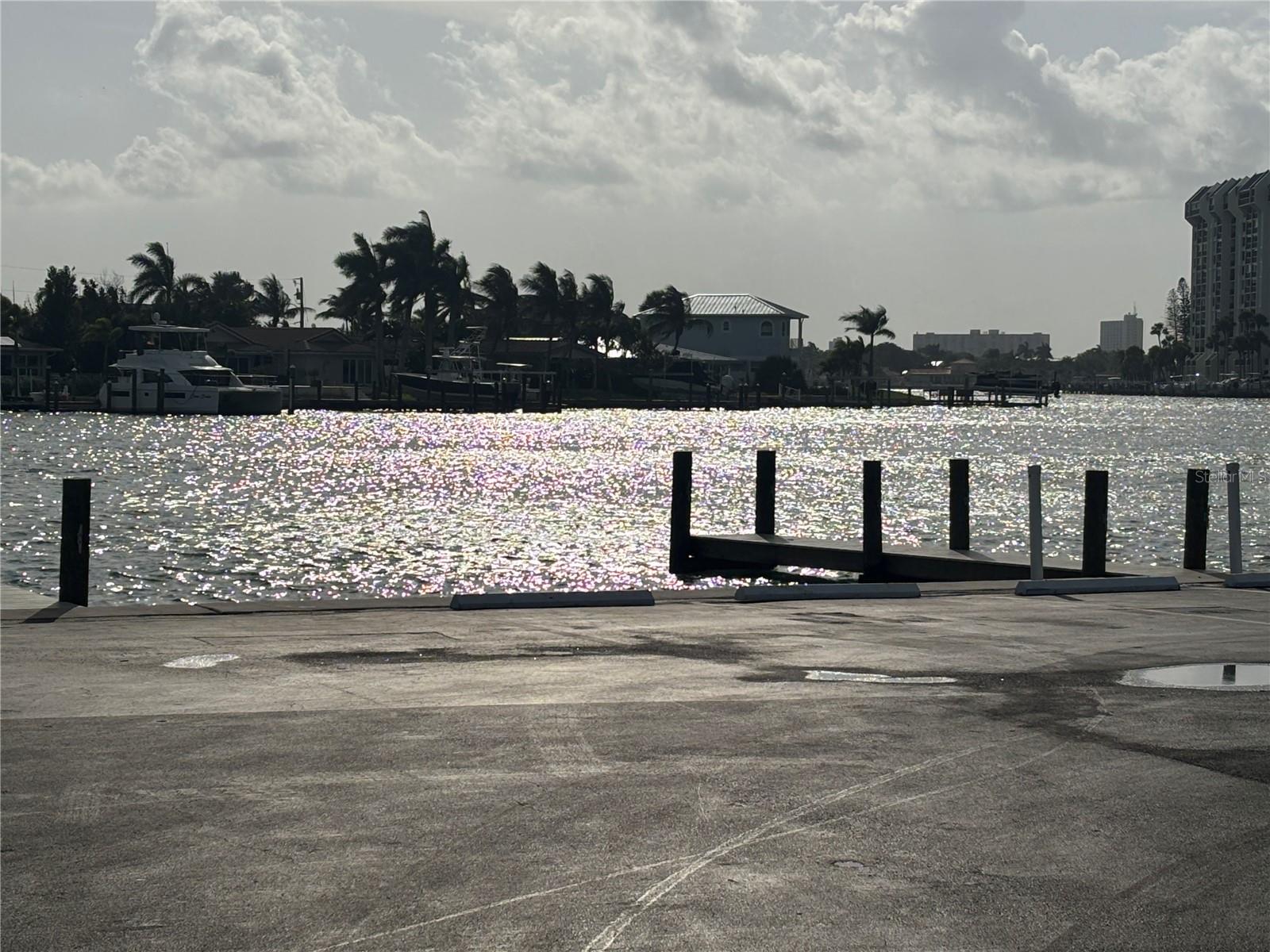 ISLAND INN CONDO - Residential