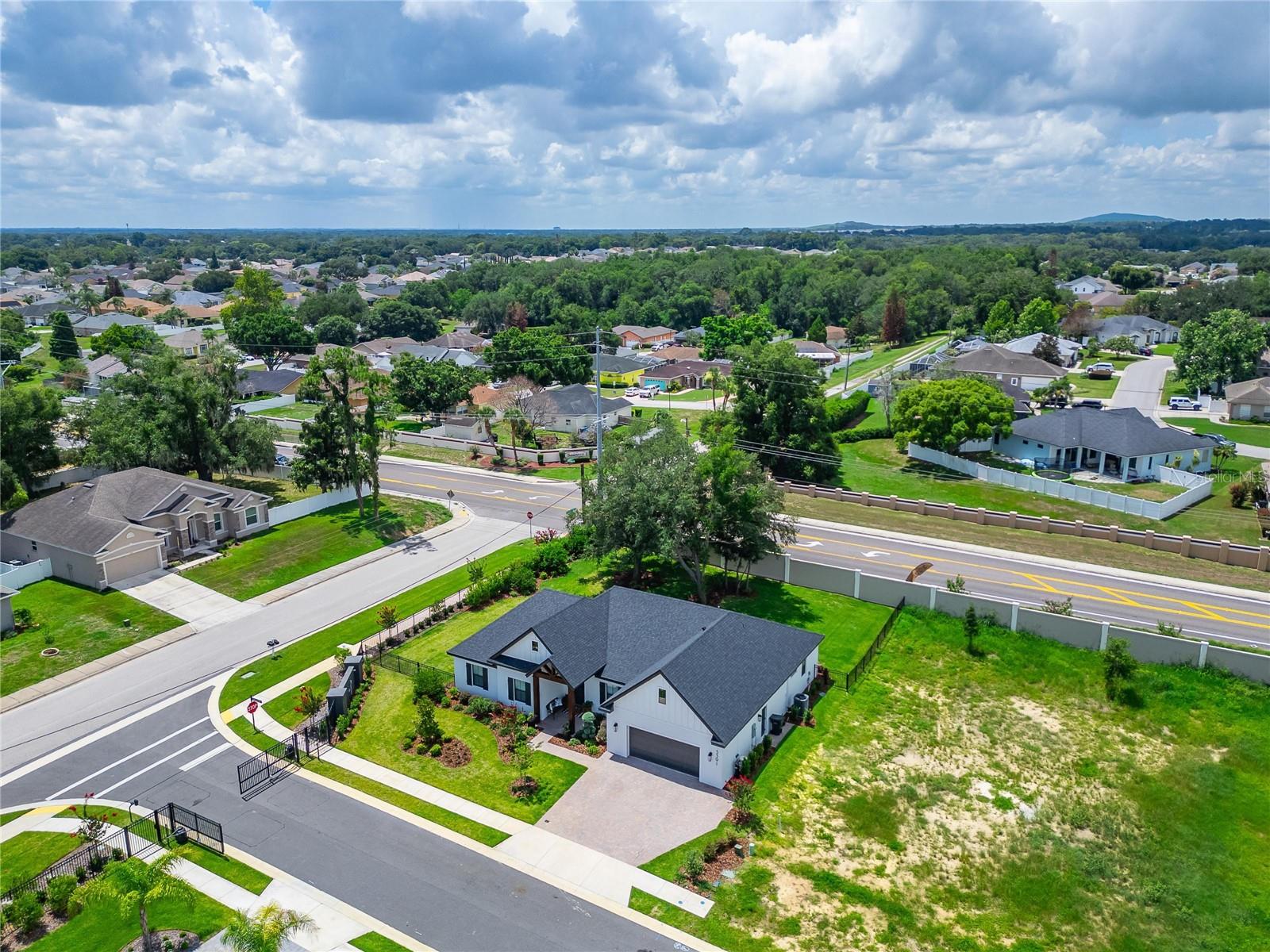 CLUBHOUSE HILLS ESTATES - Residential