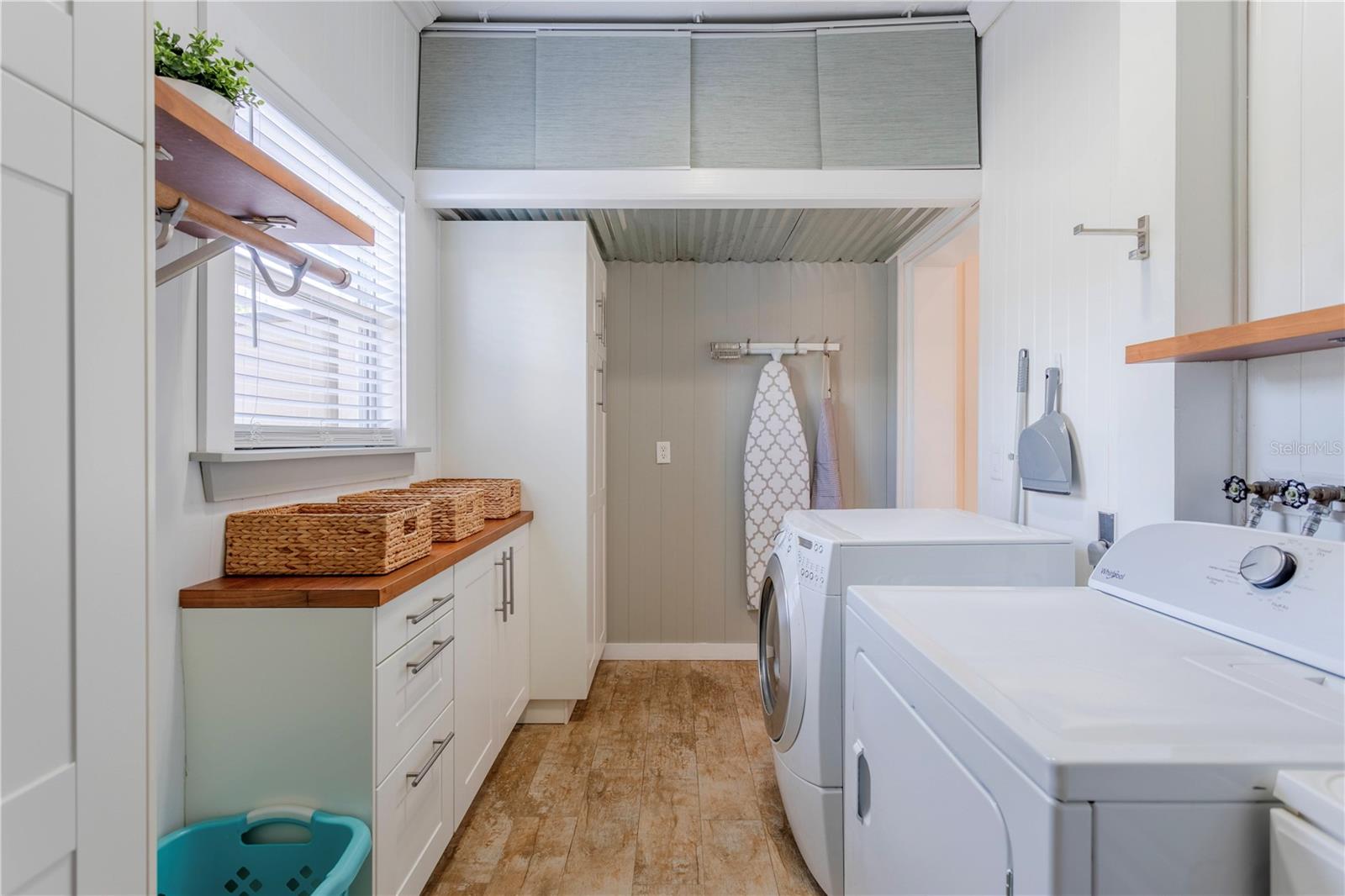 DOVER SHORES - Residential
