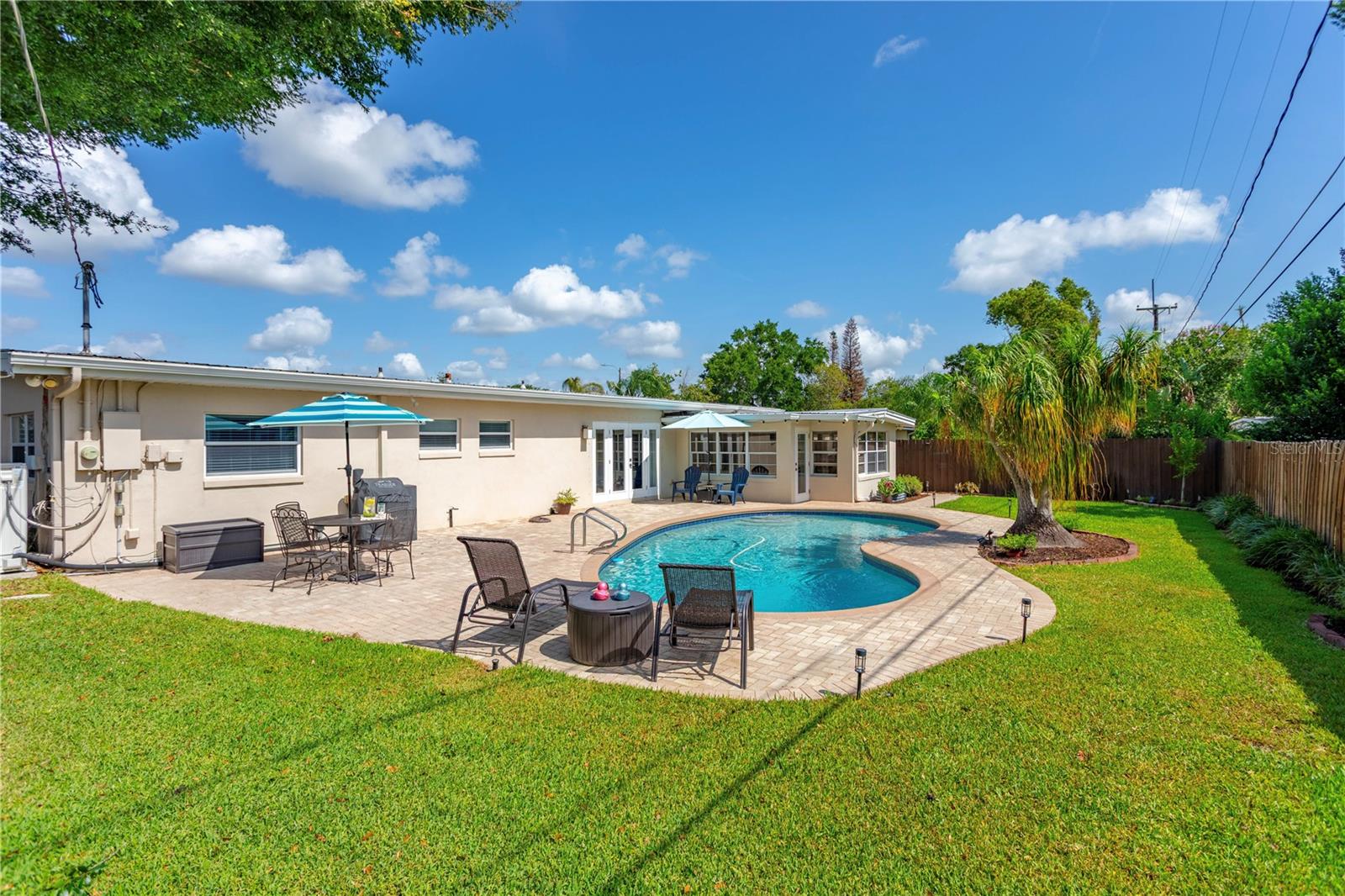 DOVER SHORES - Residential