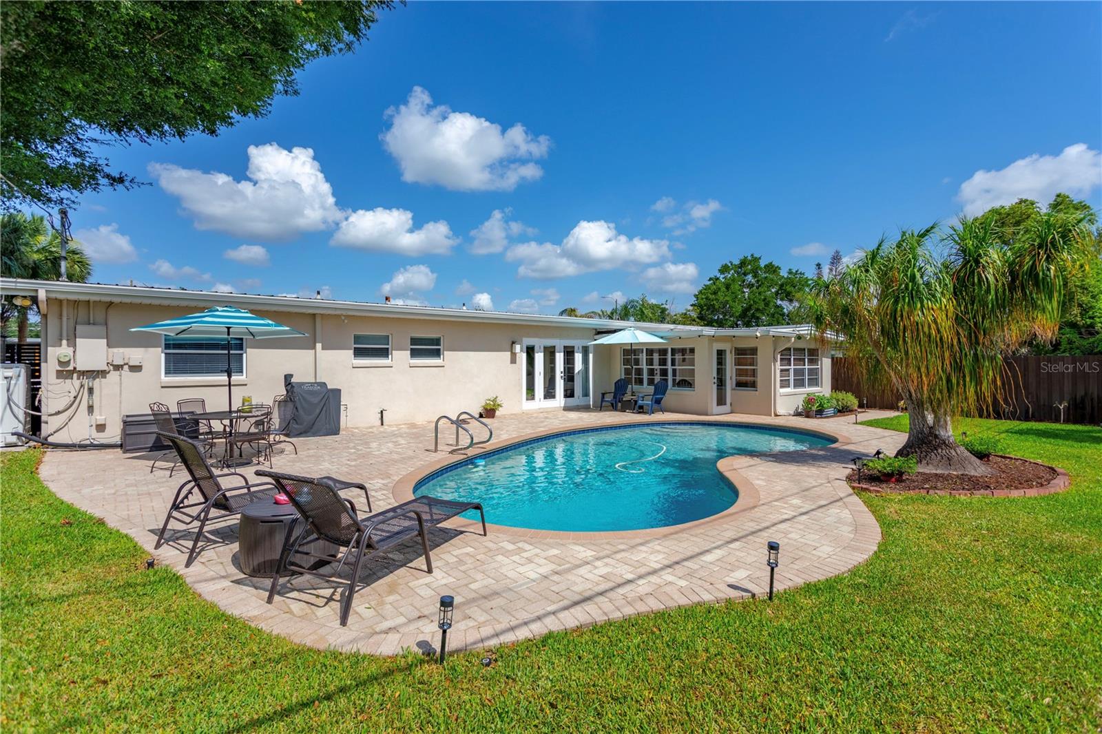DOVER SHORES - Residential