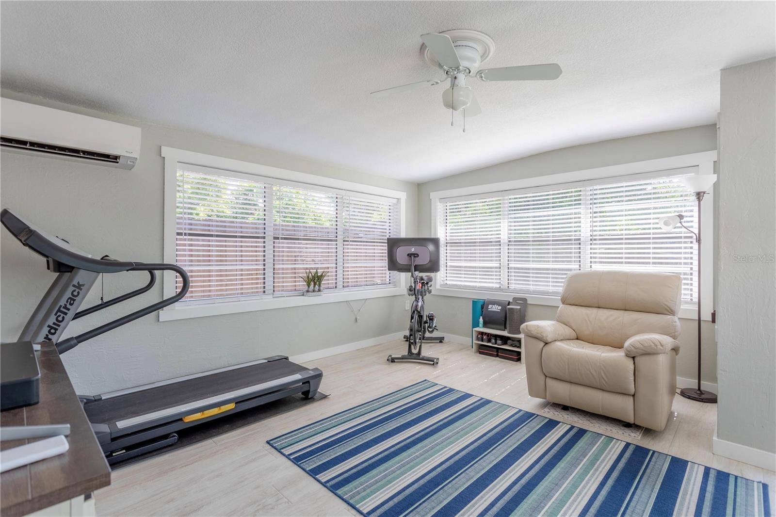 DOVER SHORES - Residential