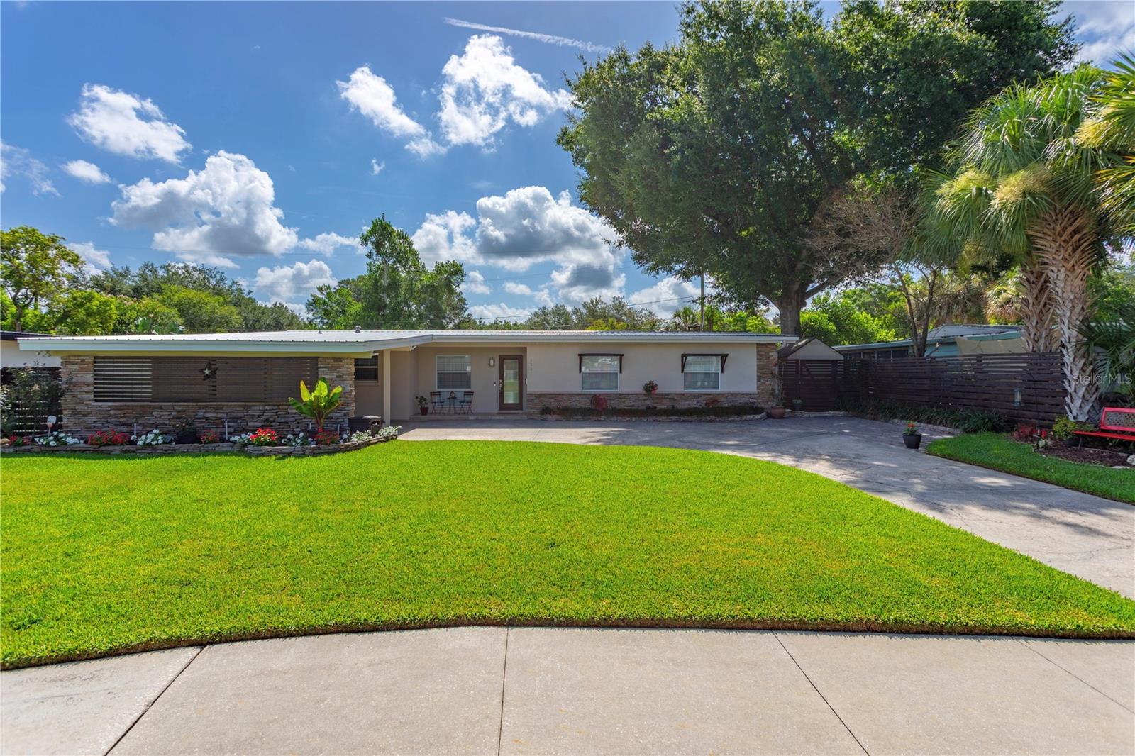 DOVER SHORES - Residential