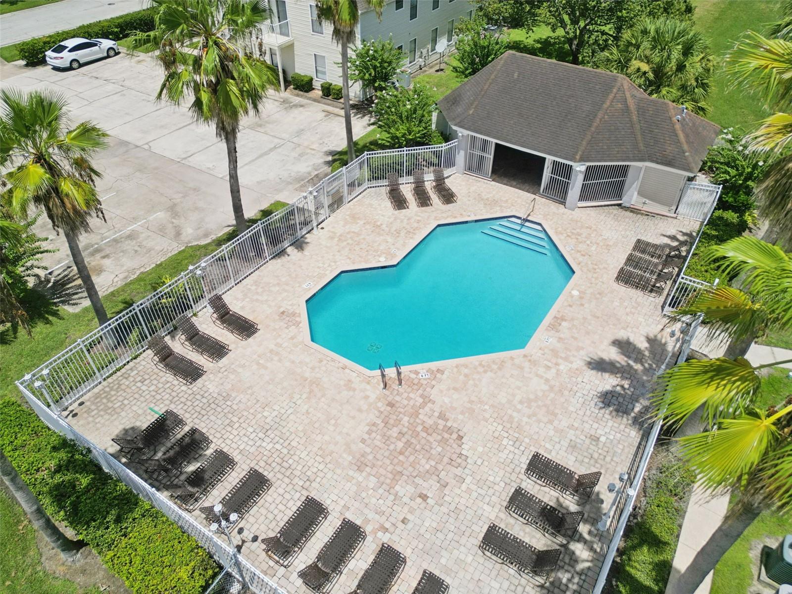 VILLAS AT SHADOW BAY THE - Residential Lease