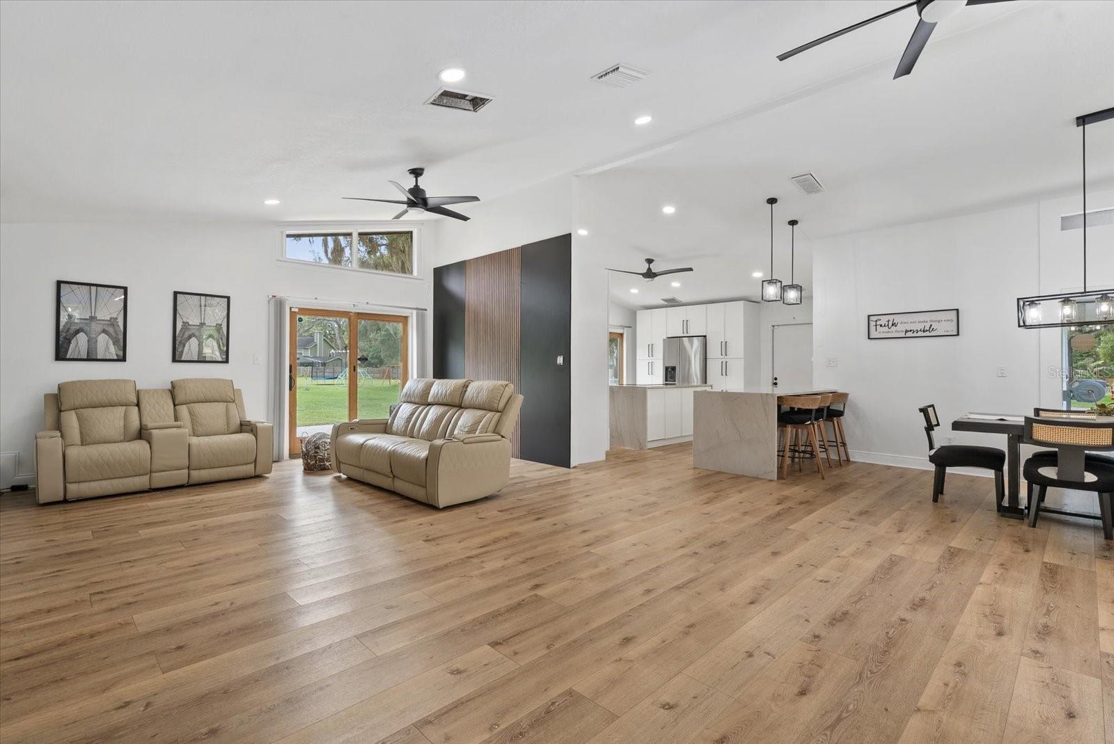CRENSHAW LAKES - Residential