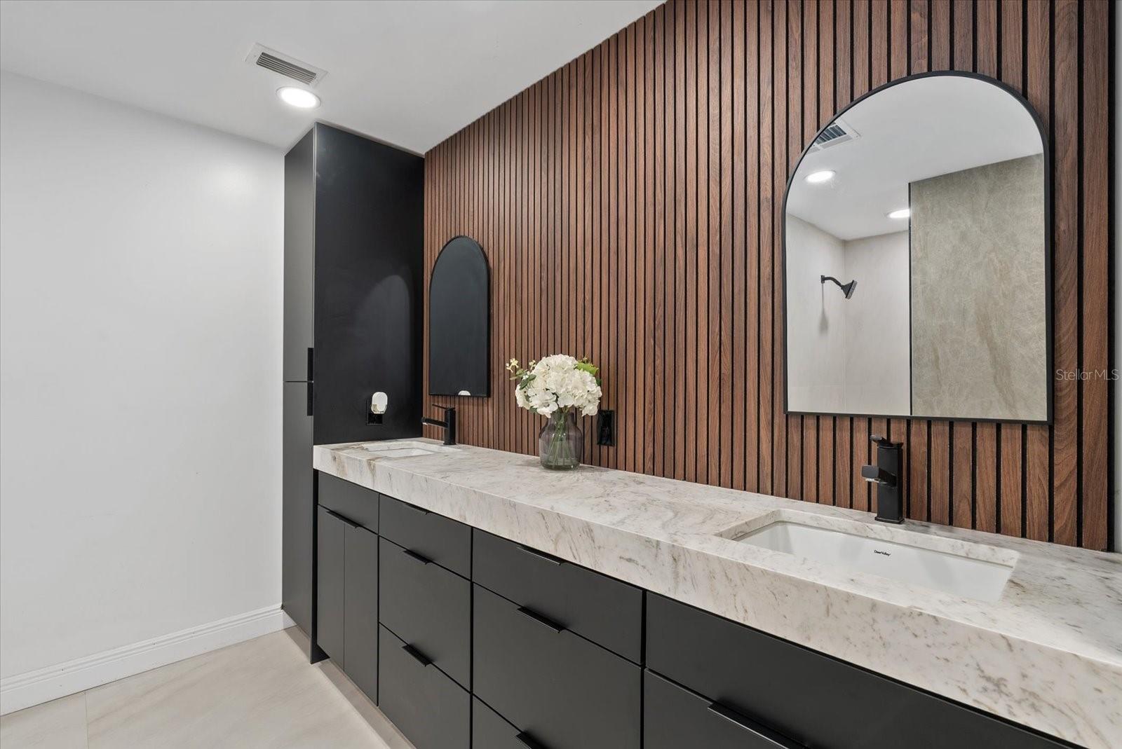 CRENSHAW LAKES - Residential