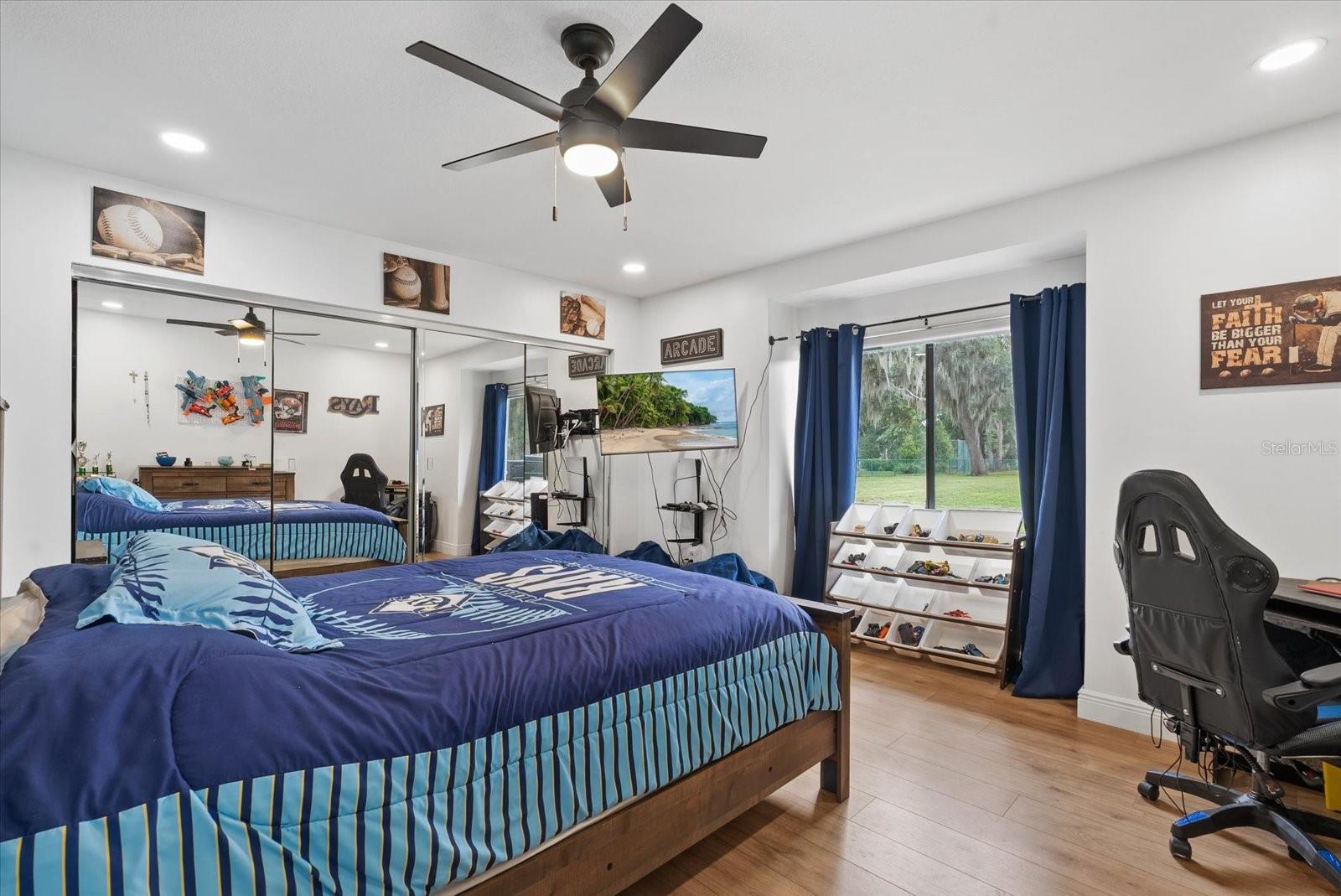 CRENSHAW LAKES - Residential