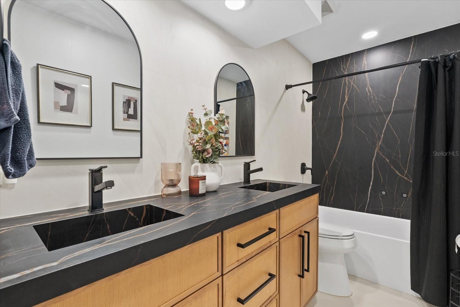 CRENSHAW LAKES - Residential