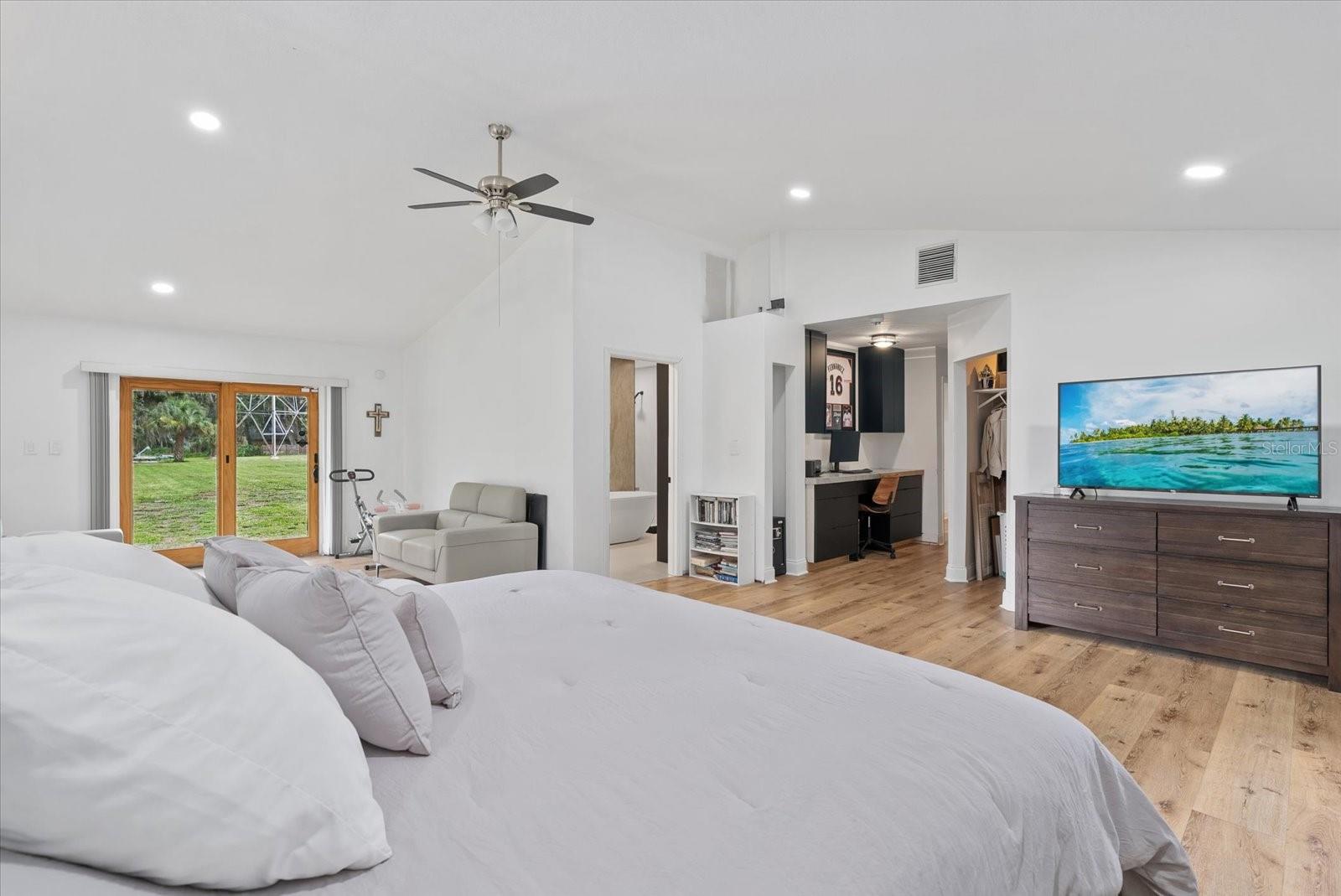 CRENSHAW LAKES - Residential