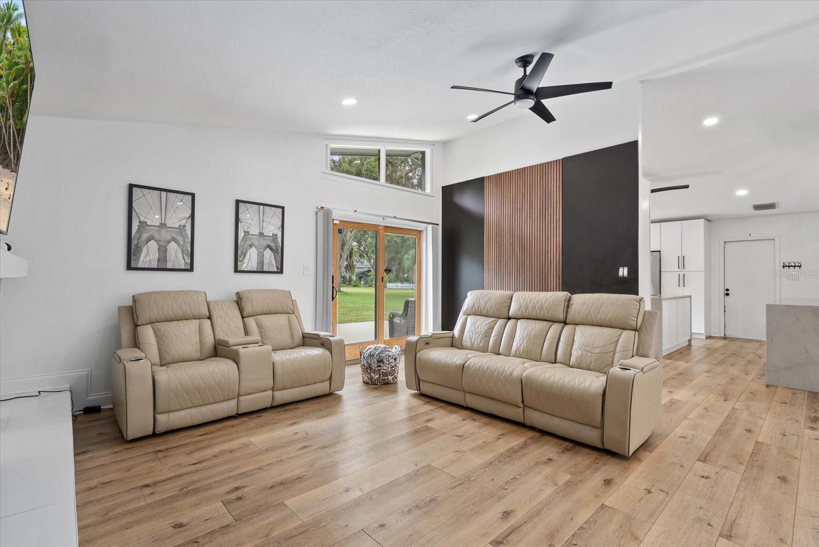 CRENSHAW LAKES - Residential