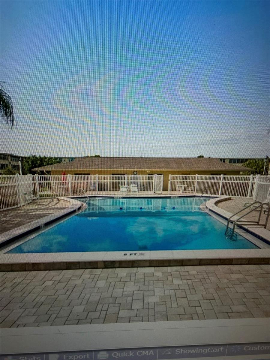 GATEWAY SQUARE APTS - Residential