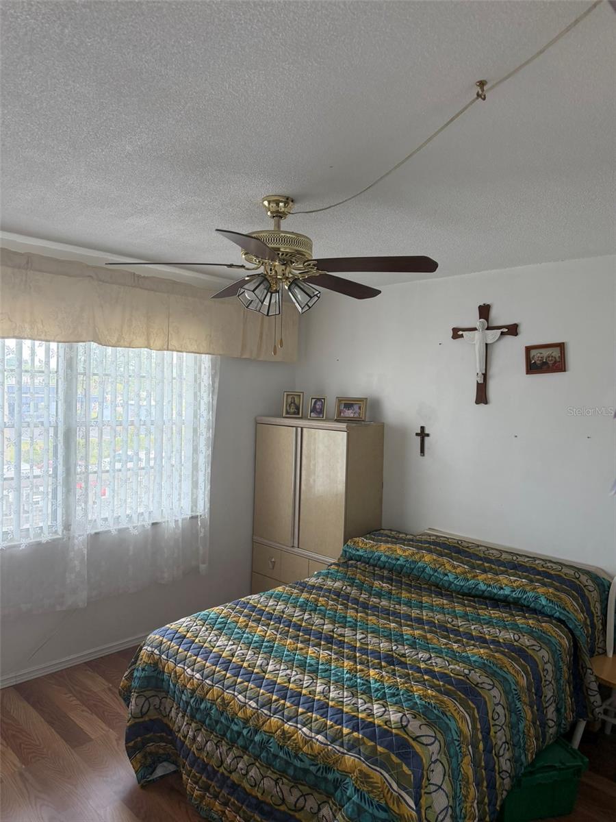 GATEWAY SQUARE APTS - Residential