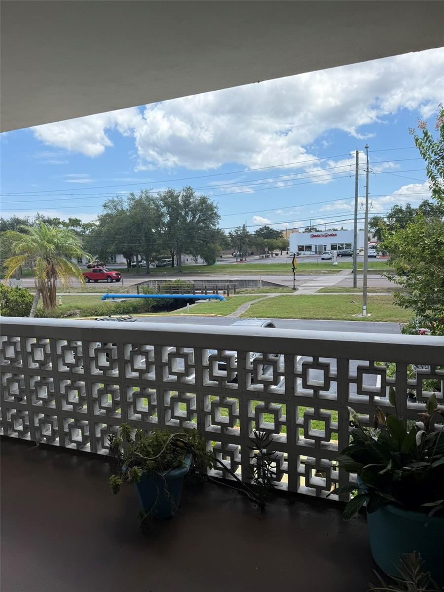 GATEWAY SQUARE APTS - Residential