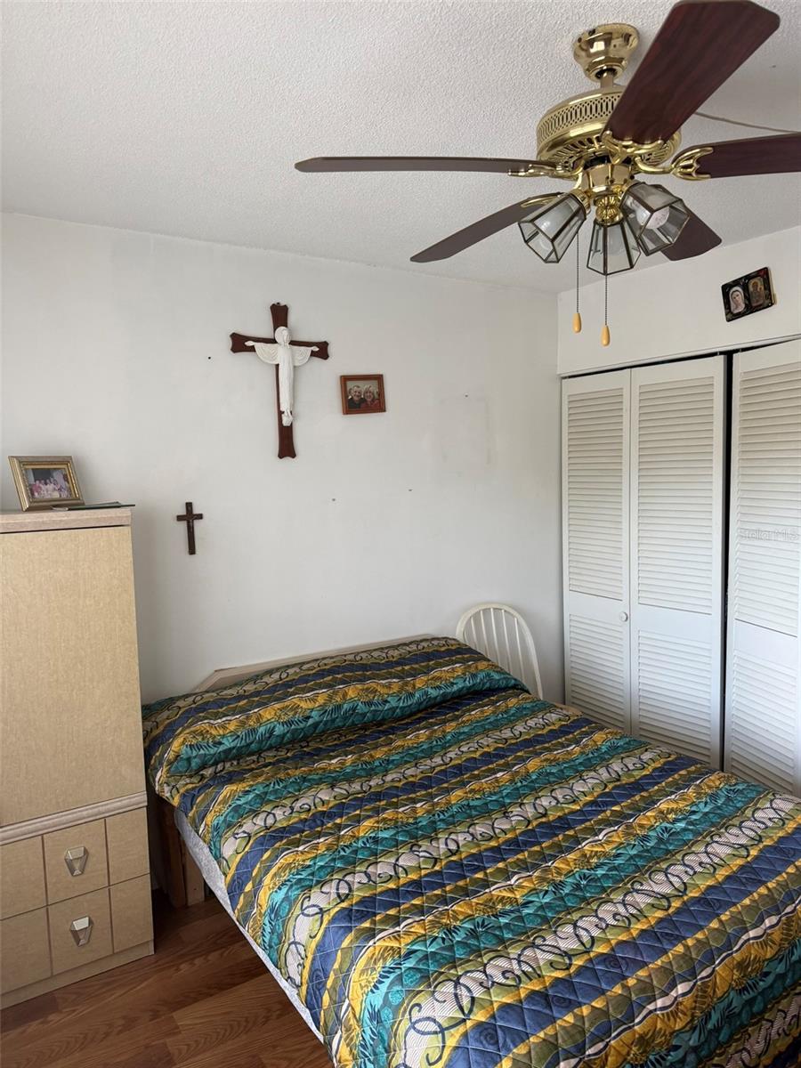 GATEWAY SQUARE APTS - Residential