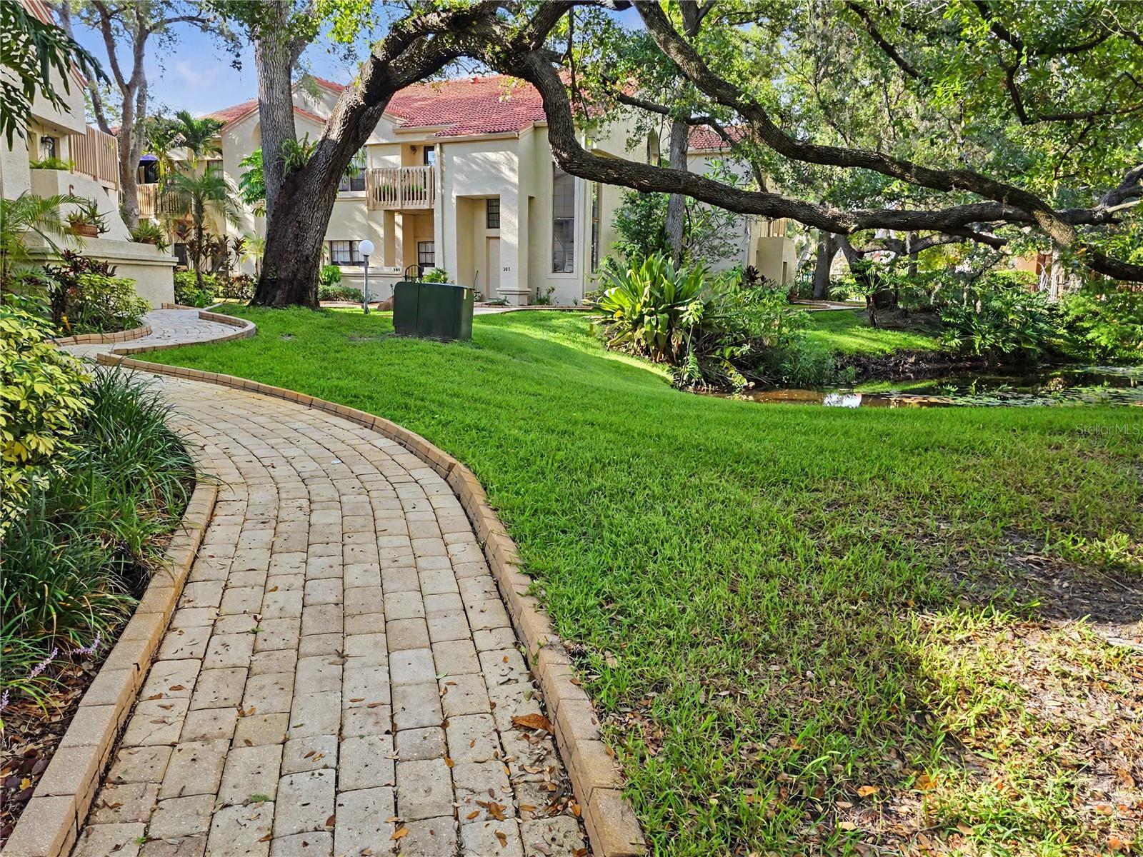 LOS PRADOS CONDO - Residential