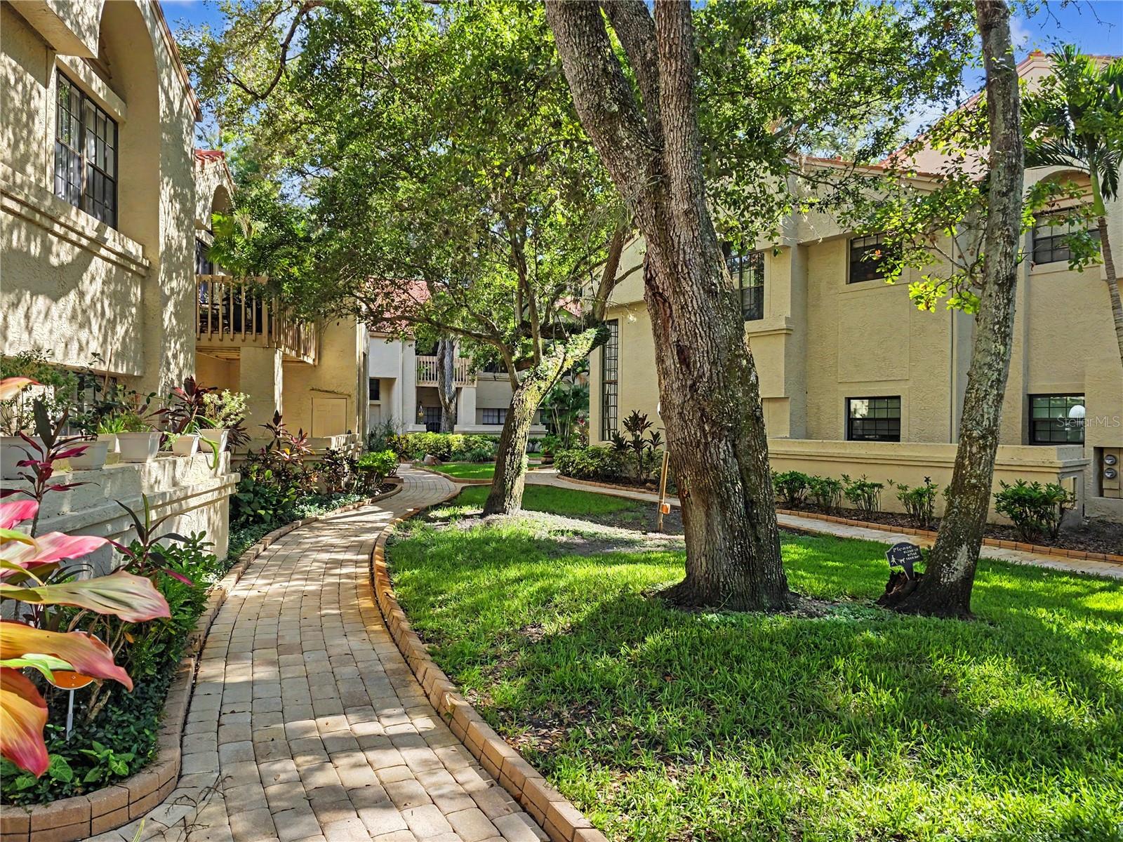 LOS PRADOS CONDO - Residential