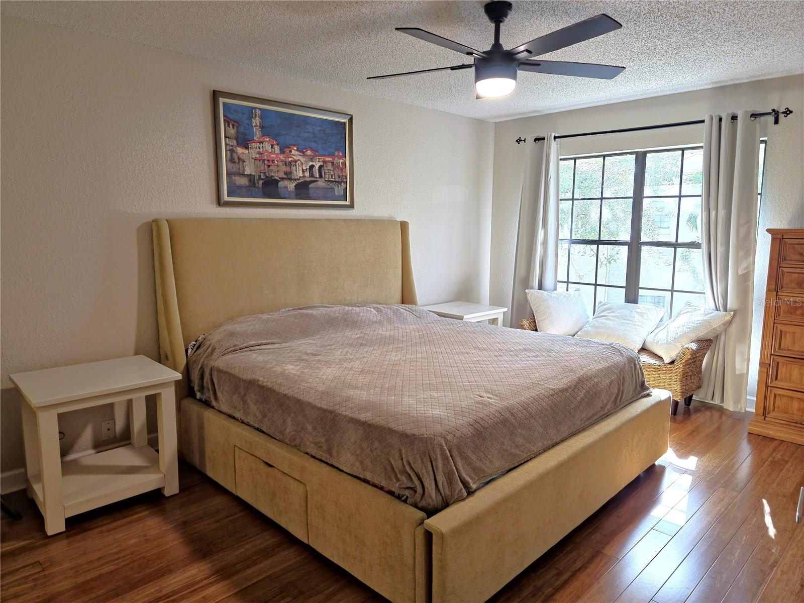 LOS PRADOS CONDO - Residential