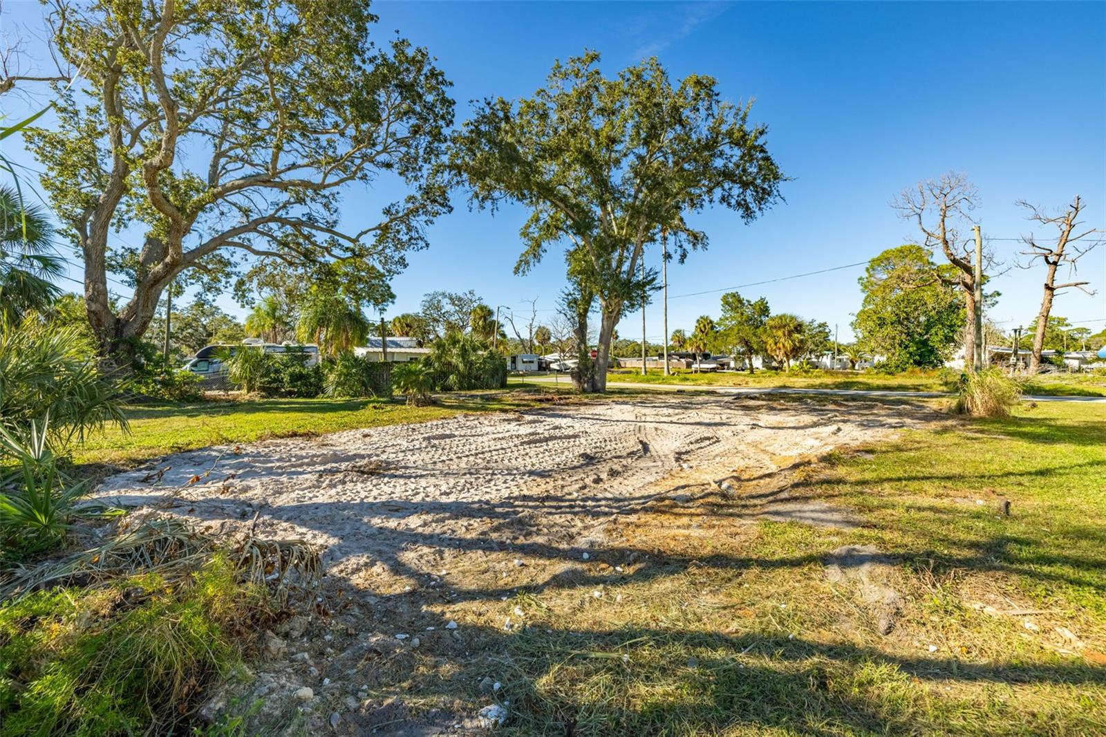 EDGEWATER GARDENS - Land