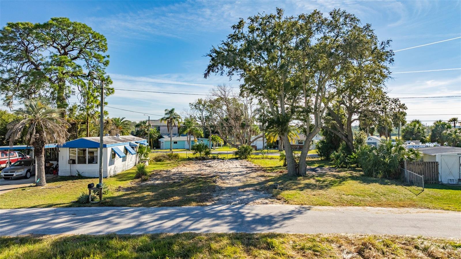 EDGEWATER GARDENS - Land