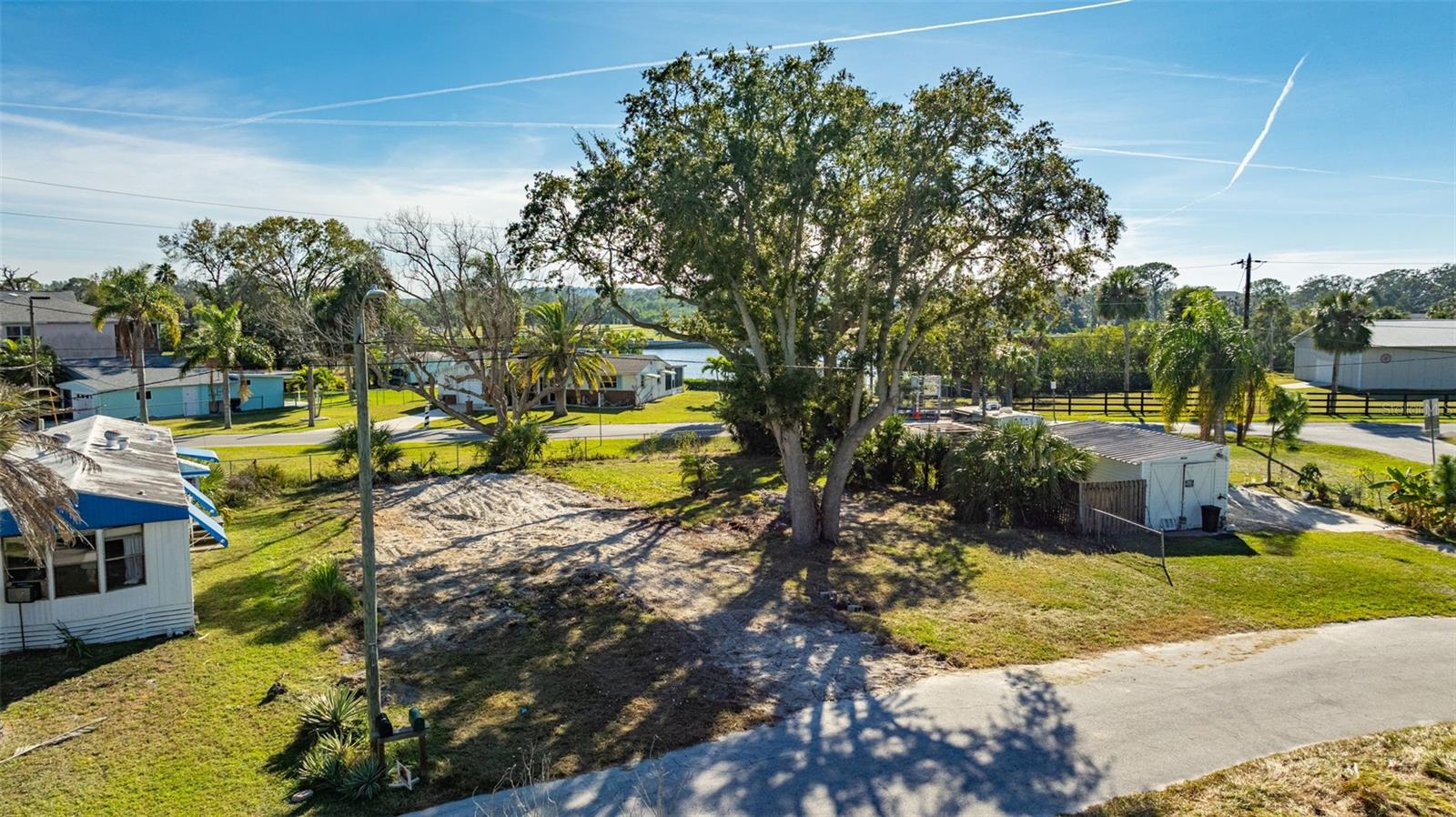EDGEWATER GARDENS - Land