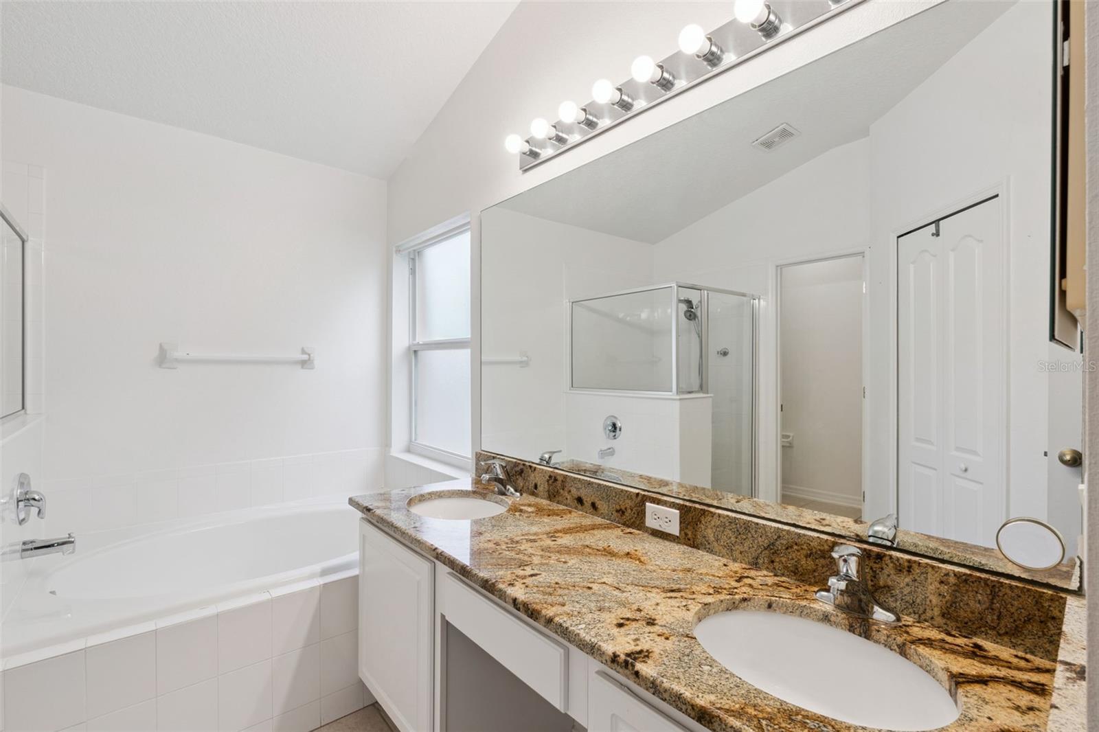 MOSS PARK RIDGE - Residential