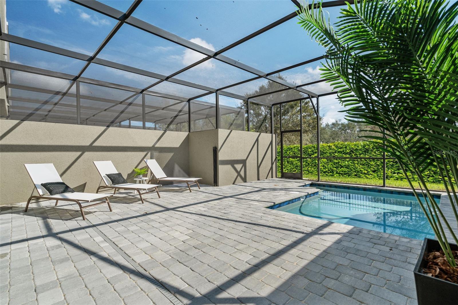 WESTSIDE CAY - Residential