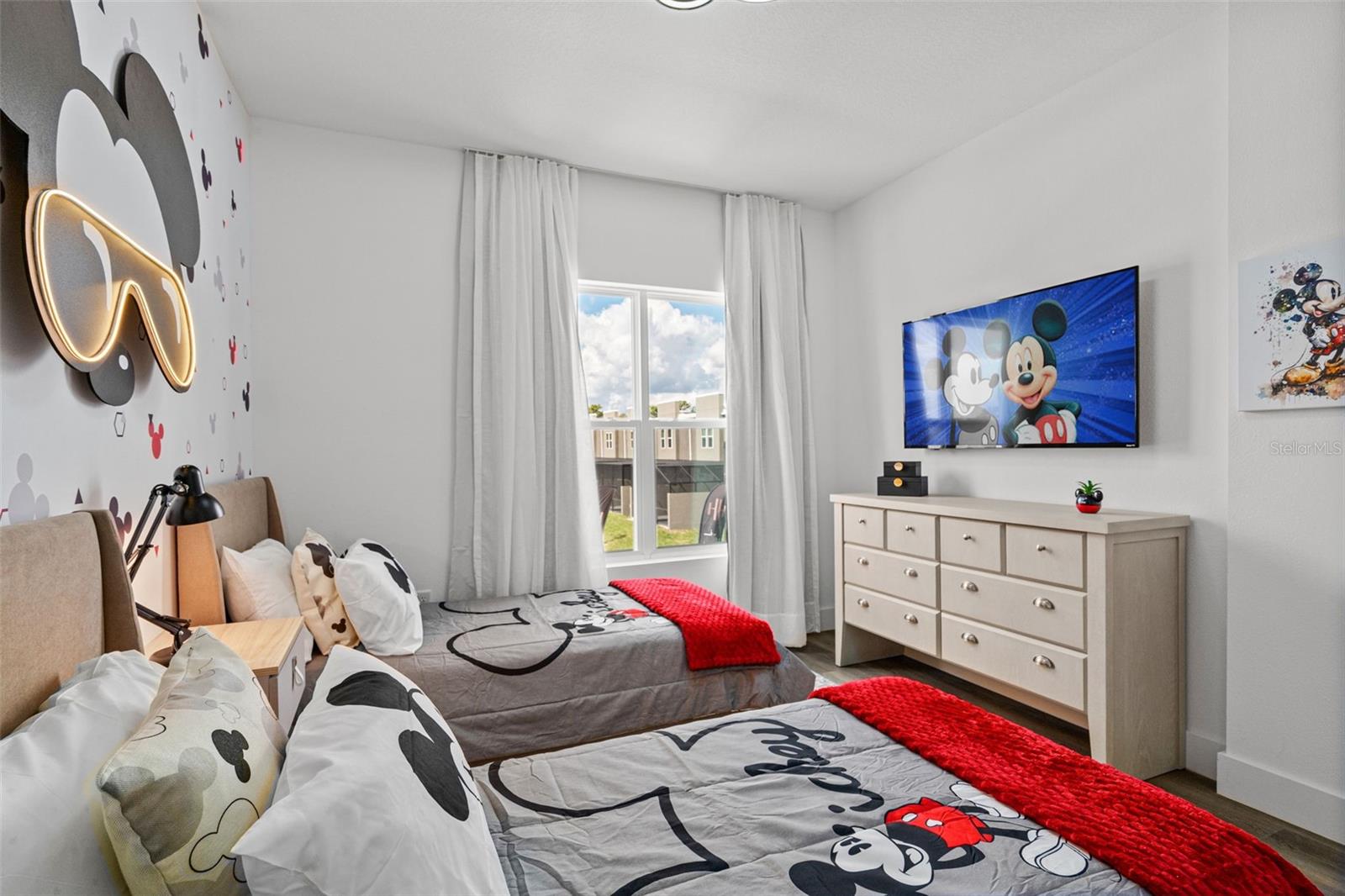 WESTSIDE CAY - Residential