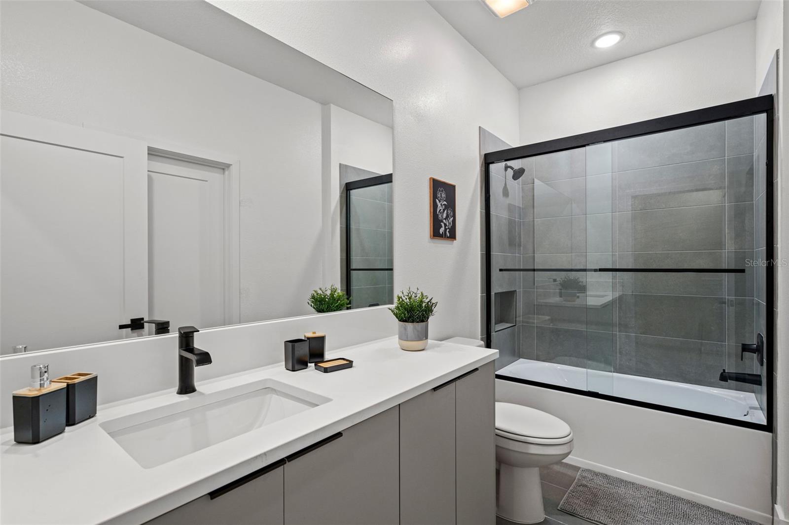 WESTSIDE CAY - Residential