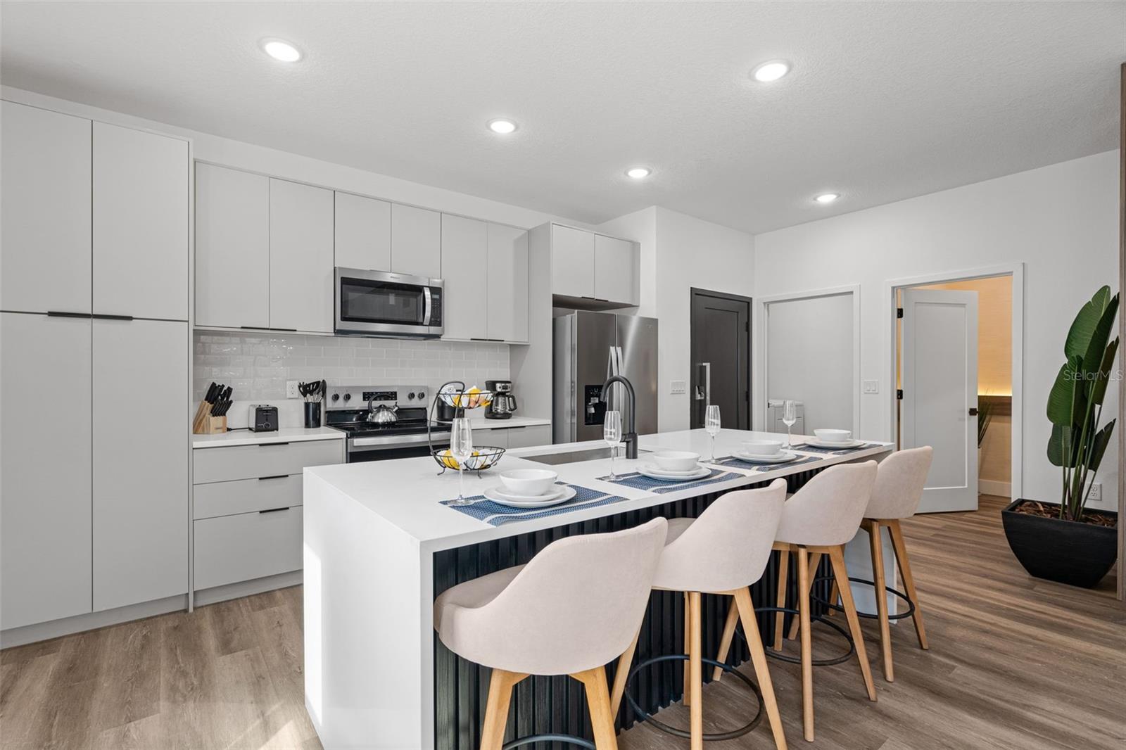 WESTSIDE CAY - Residential