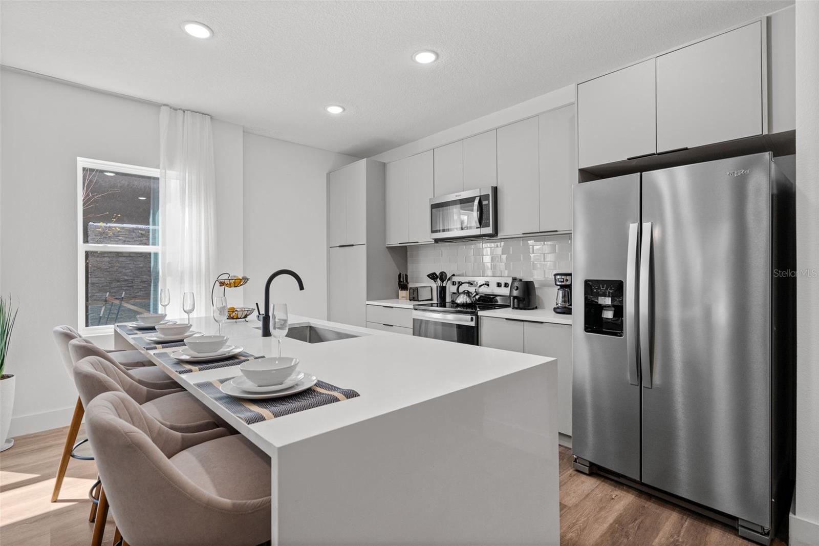 WESTSIDE CAY - Residential