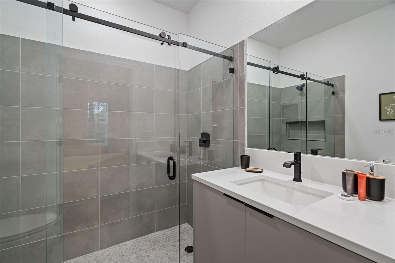WESTSIDE CAY - Residential