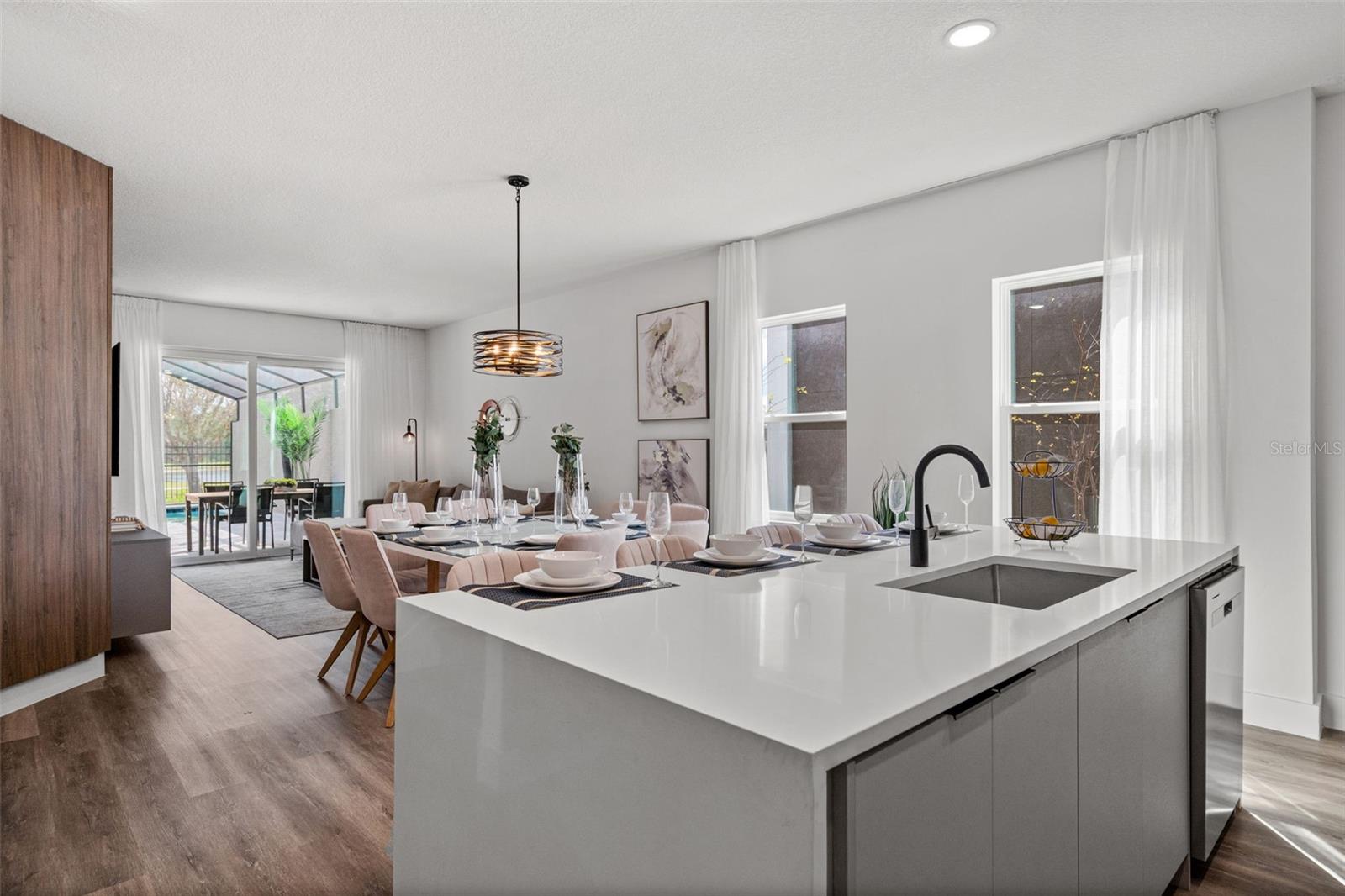 WESTSIDE CAY - Residential