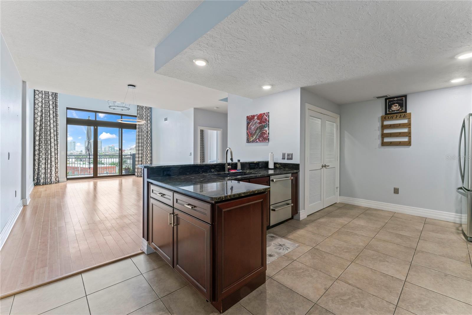 RESIDENCES OF FRANKLIN STREET - Residential Lease