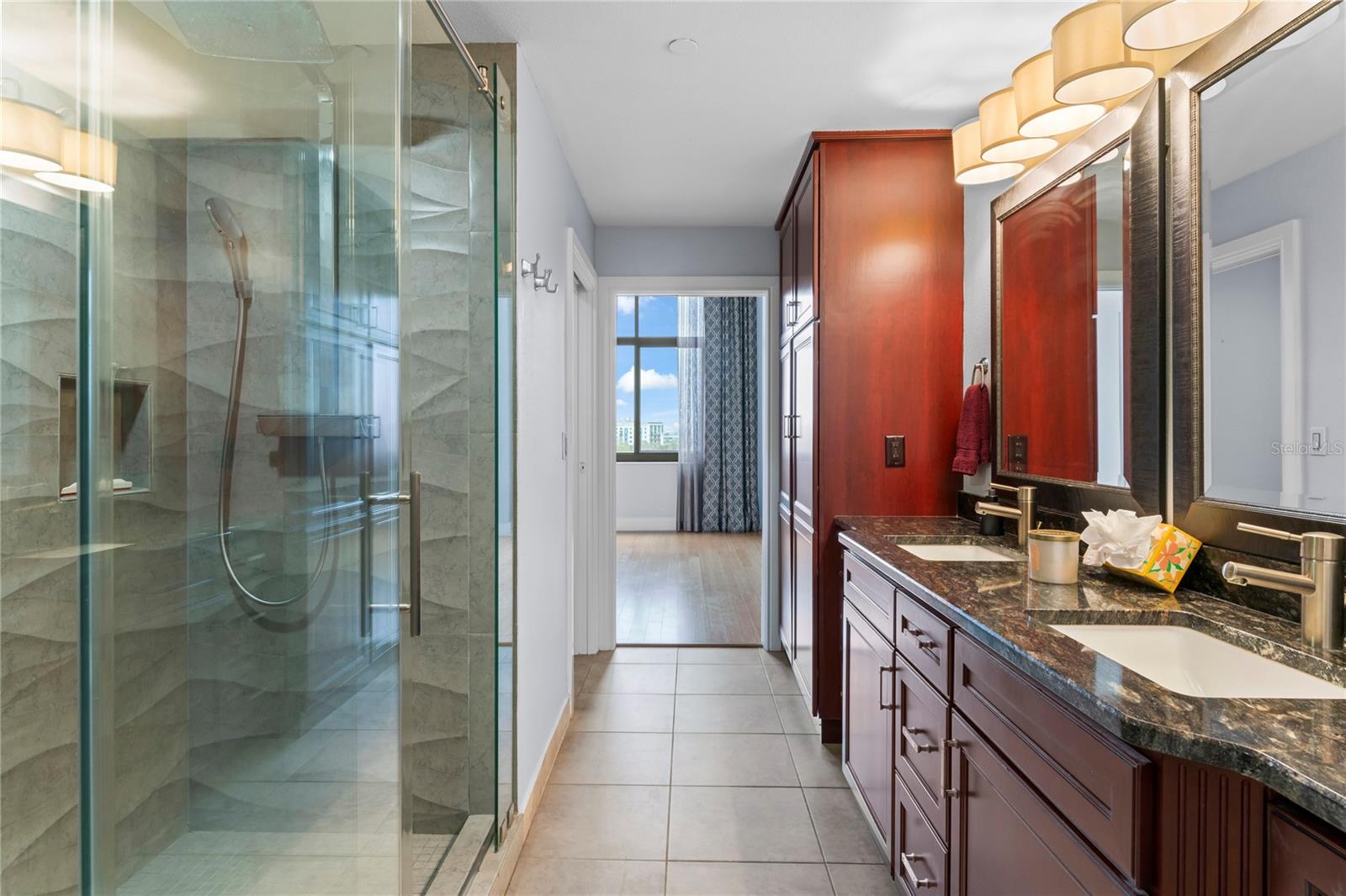RESIDENCES OF FRANKLIN STREET - Residential Lease