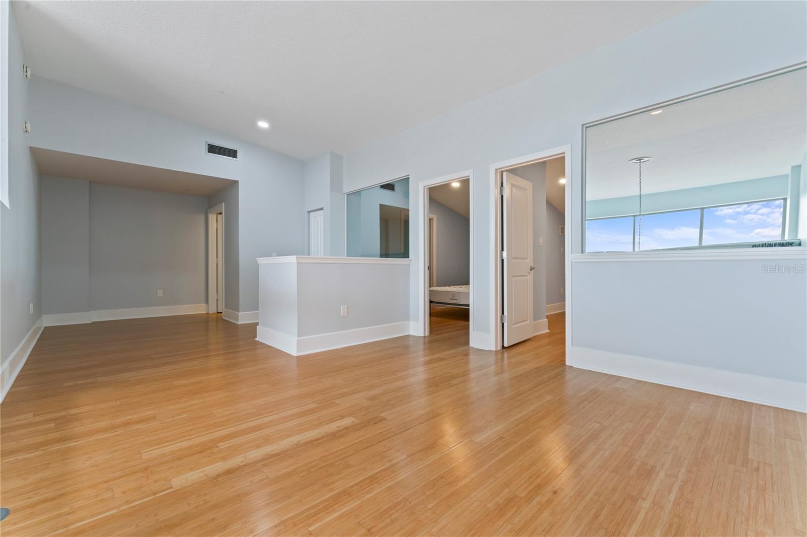 RESIDENCES OF FRANKLIN STREET - Residential Lease