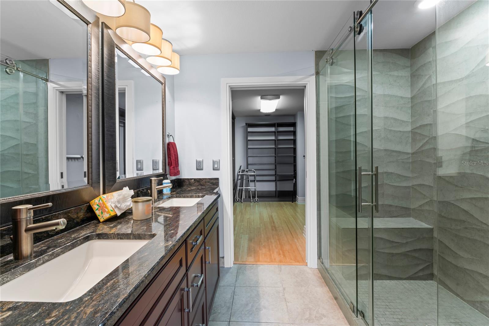 RESIDENCES OF FRANKLIN STREET - Residential Lease