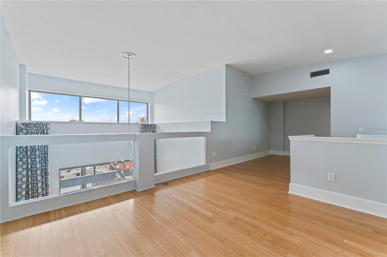 RESIDENCES OF FRANKLIN STREET - Residential Lease