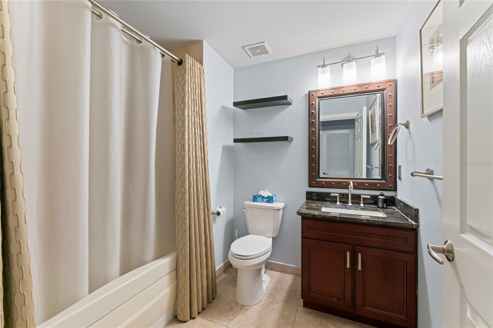 RESIDENCES OF FRANKLIN STREET - Residential Lease