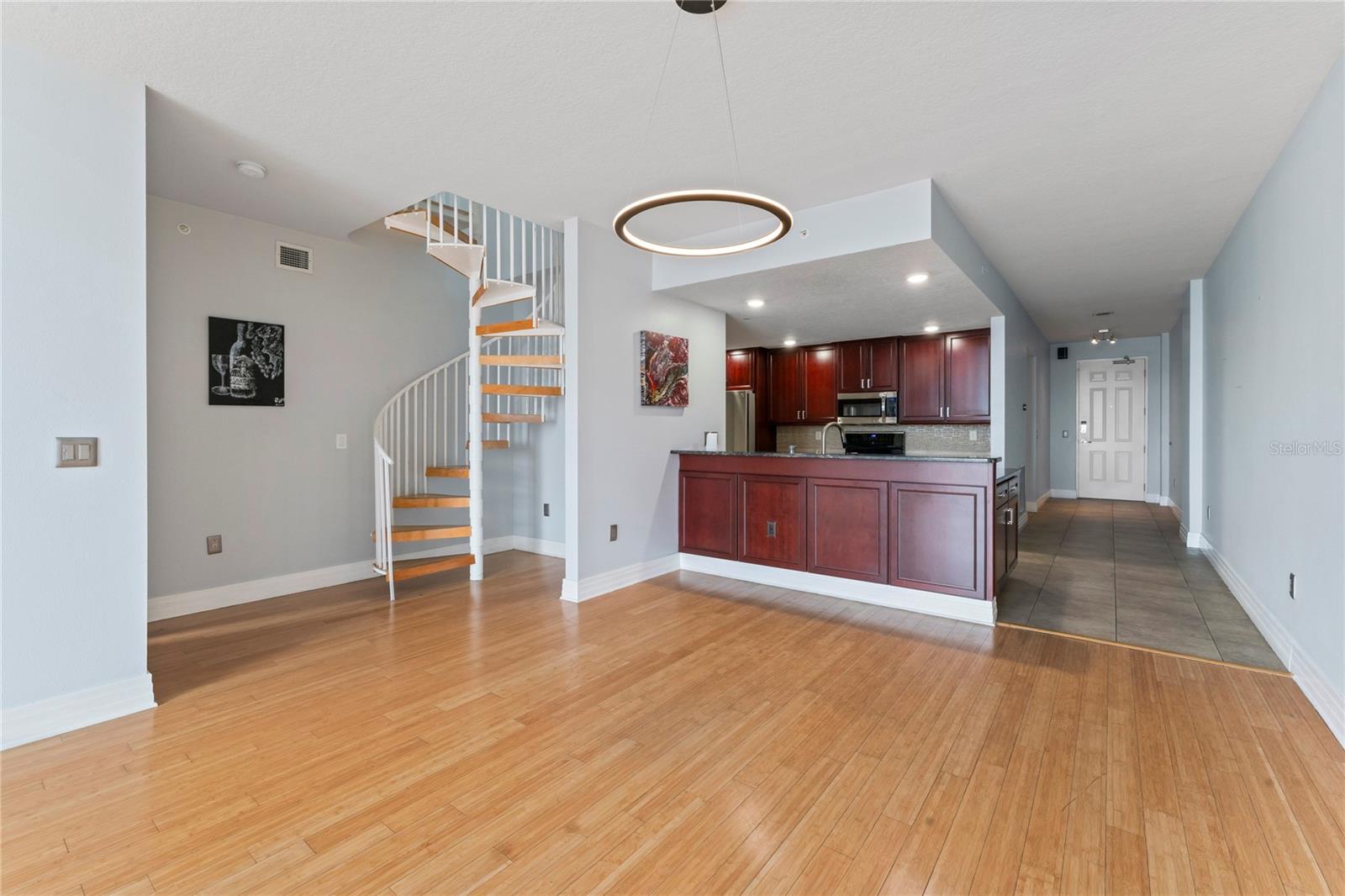 RESIDENCES OF FRANKLIN STREET - Residential Lease