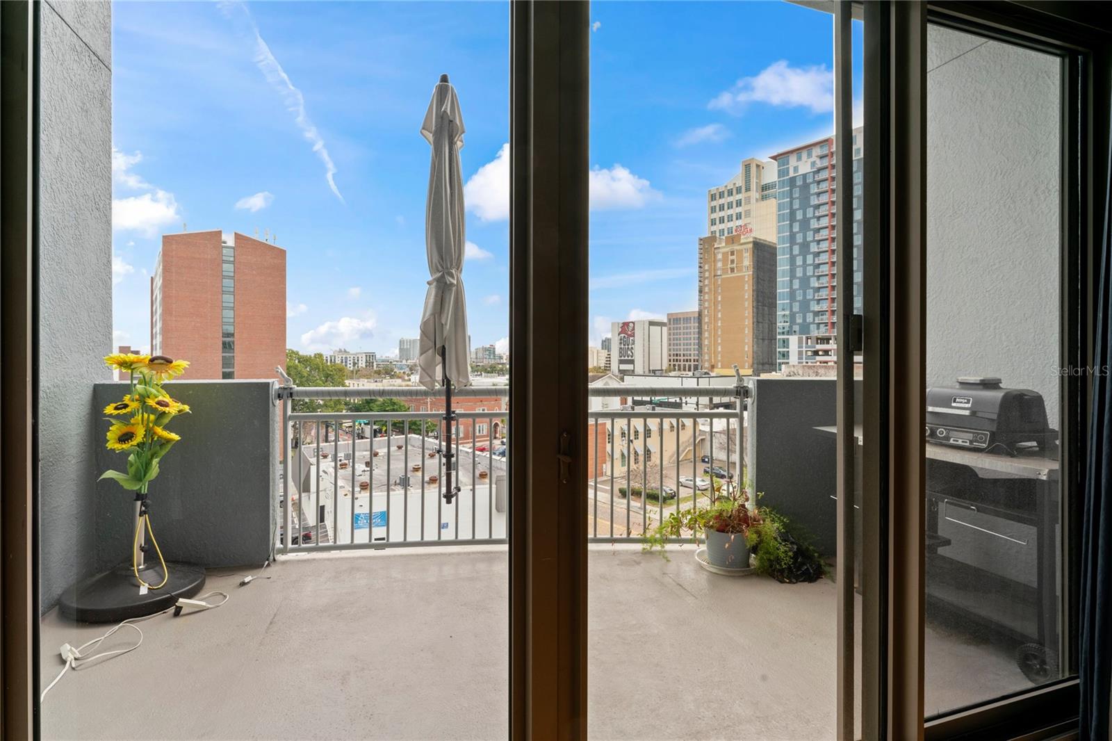 RESIDENCES OF FRANKLIN STREET - Residential Lease