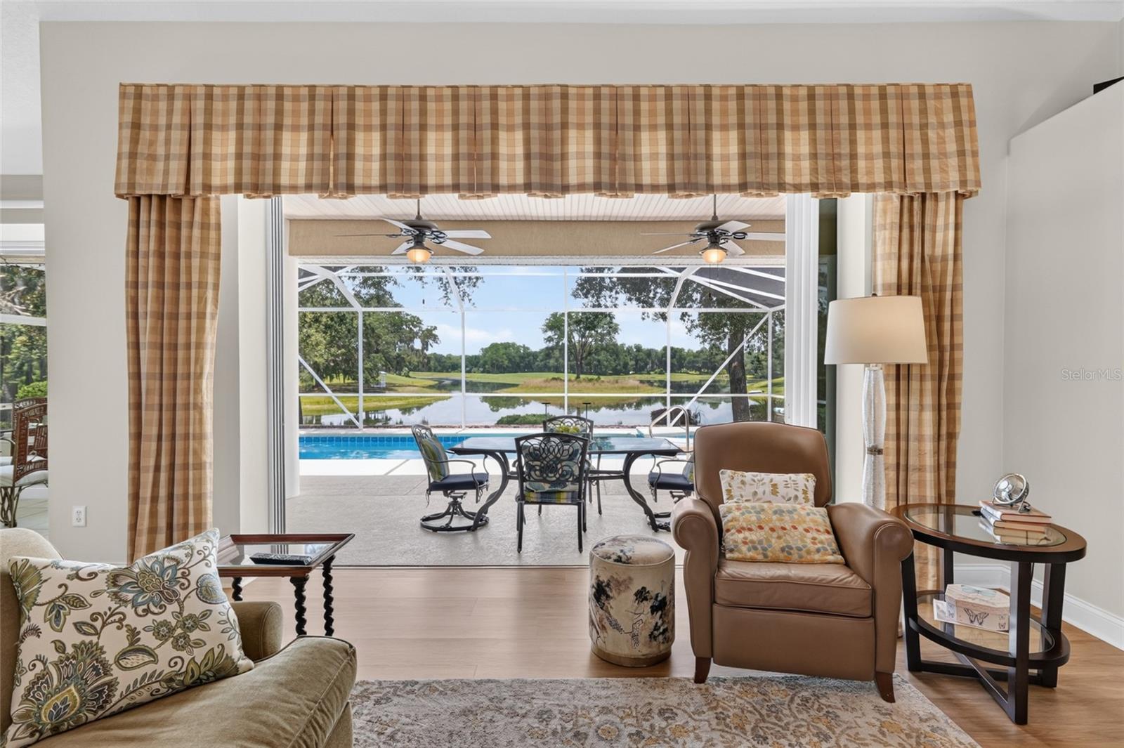 LAKE DIAMOND - Residential