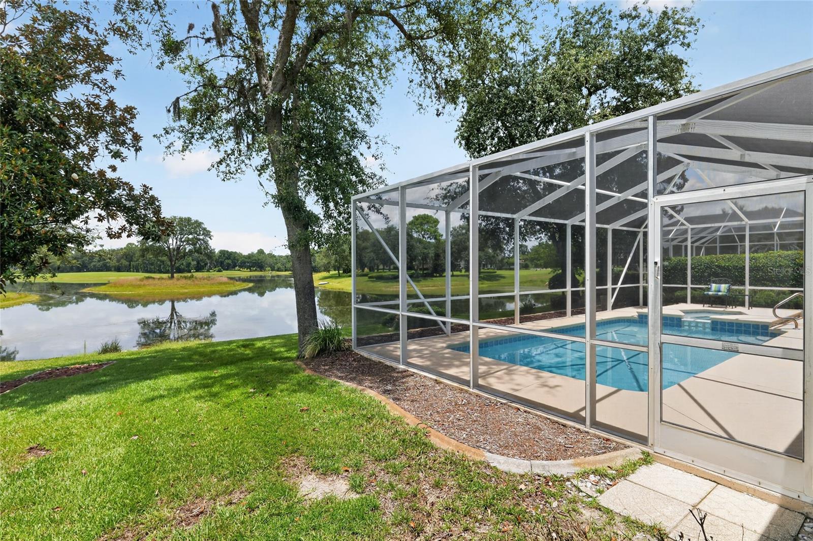 LAKE DIAMOND - Residential