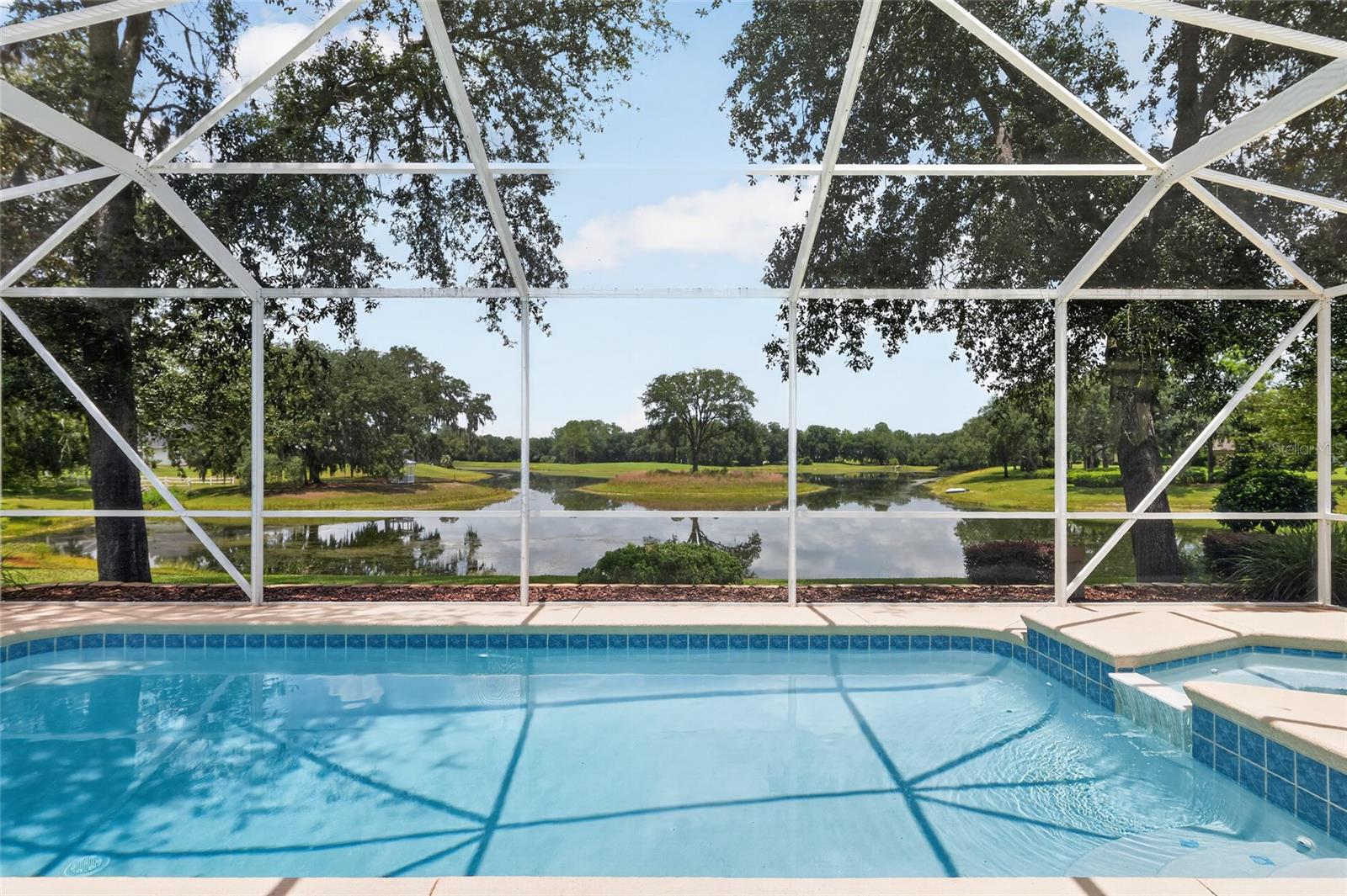 LAKE DIAMOND - Residential