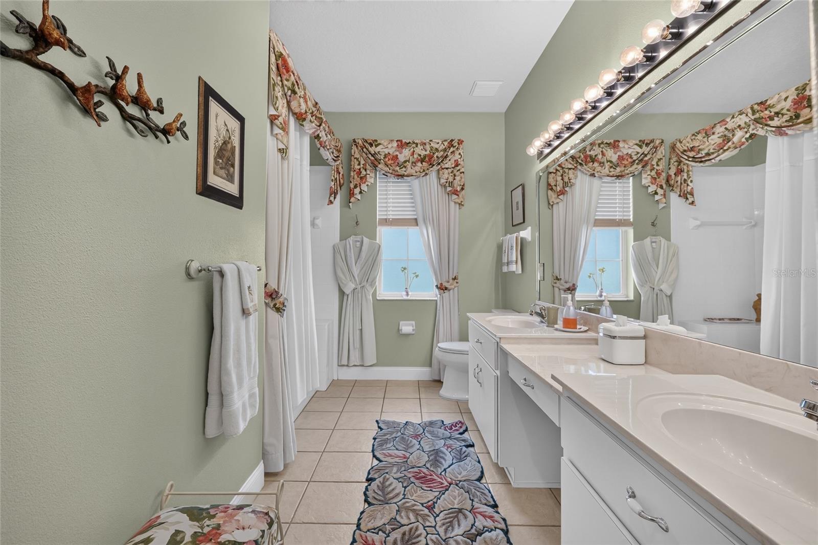 LAKE DIAMOND - Residential