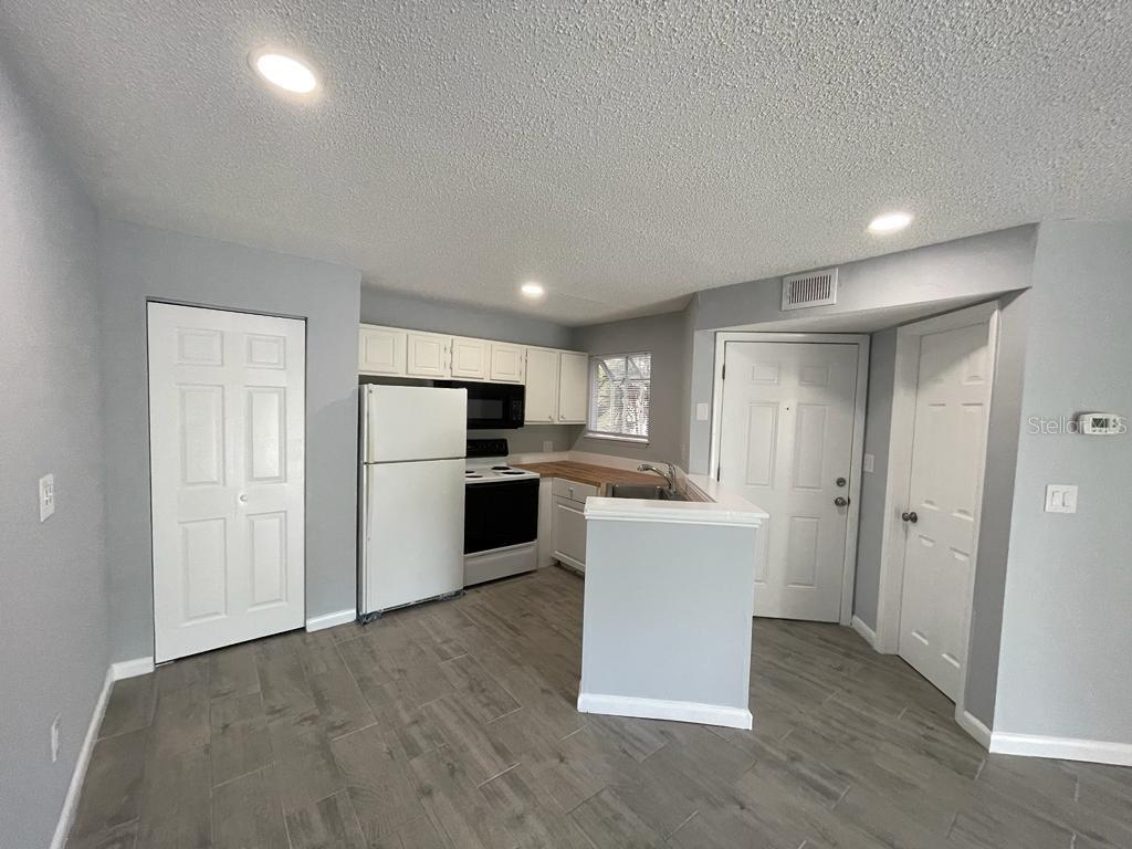 PLAZA/MILLENIUM - Residential Lease